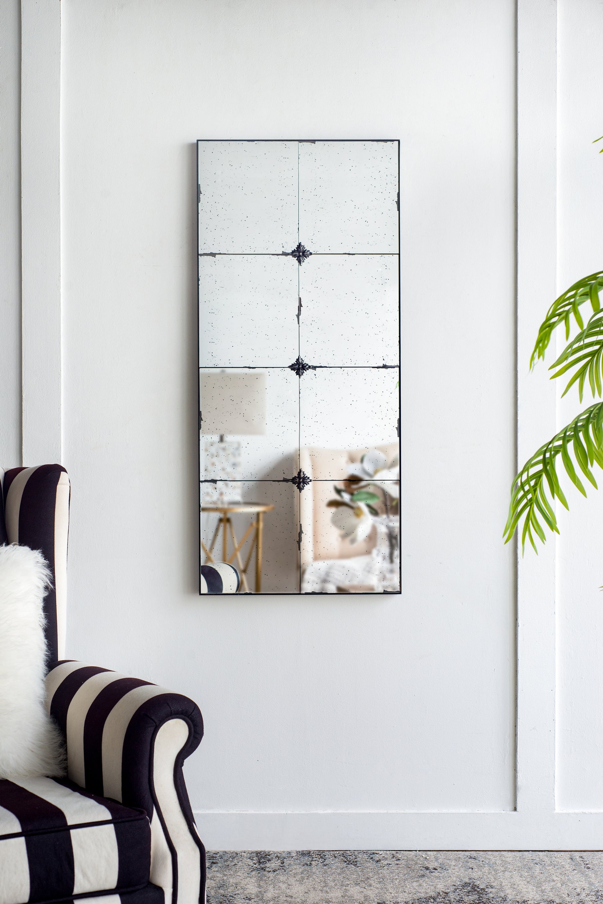 21X47" Traditional Decor Style Rectangle Antique Glass Wall Mirror, Wall Decor For For Bathroom Entryway Console Lean Against Wall Black Mdf Glass