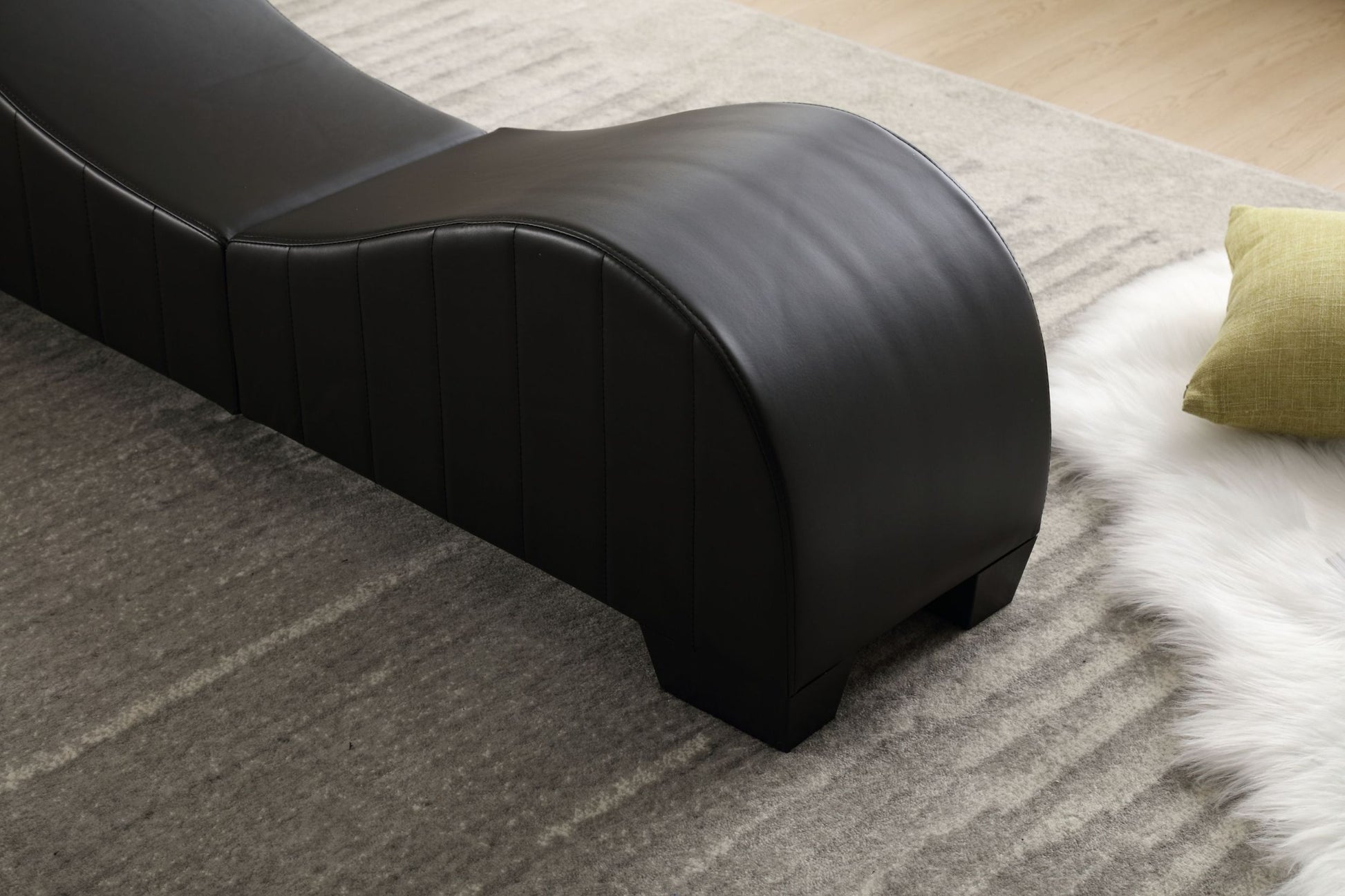 Factory Direct Yoga Chaise Lounge Collection For Stretching & Relaxation Modern Faux Leather Curved Sofa, Modern Faux Leather Curved Sofa, Living Room Bedroom Accent Black American Design Plywood Pvc