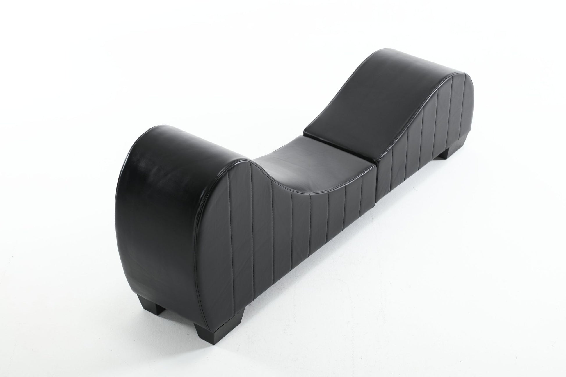 Factory Direct Yoga Chaise Lounge Collection For Stretching & Relaxation Modern Faux Leather Curved Sofa, Modern Faux Leather Curved Sofa, Living Room Bedroom Accent Black American Design Plywood Pvc