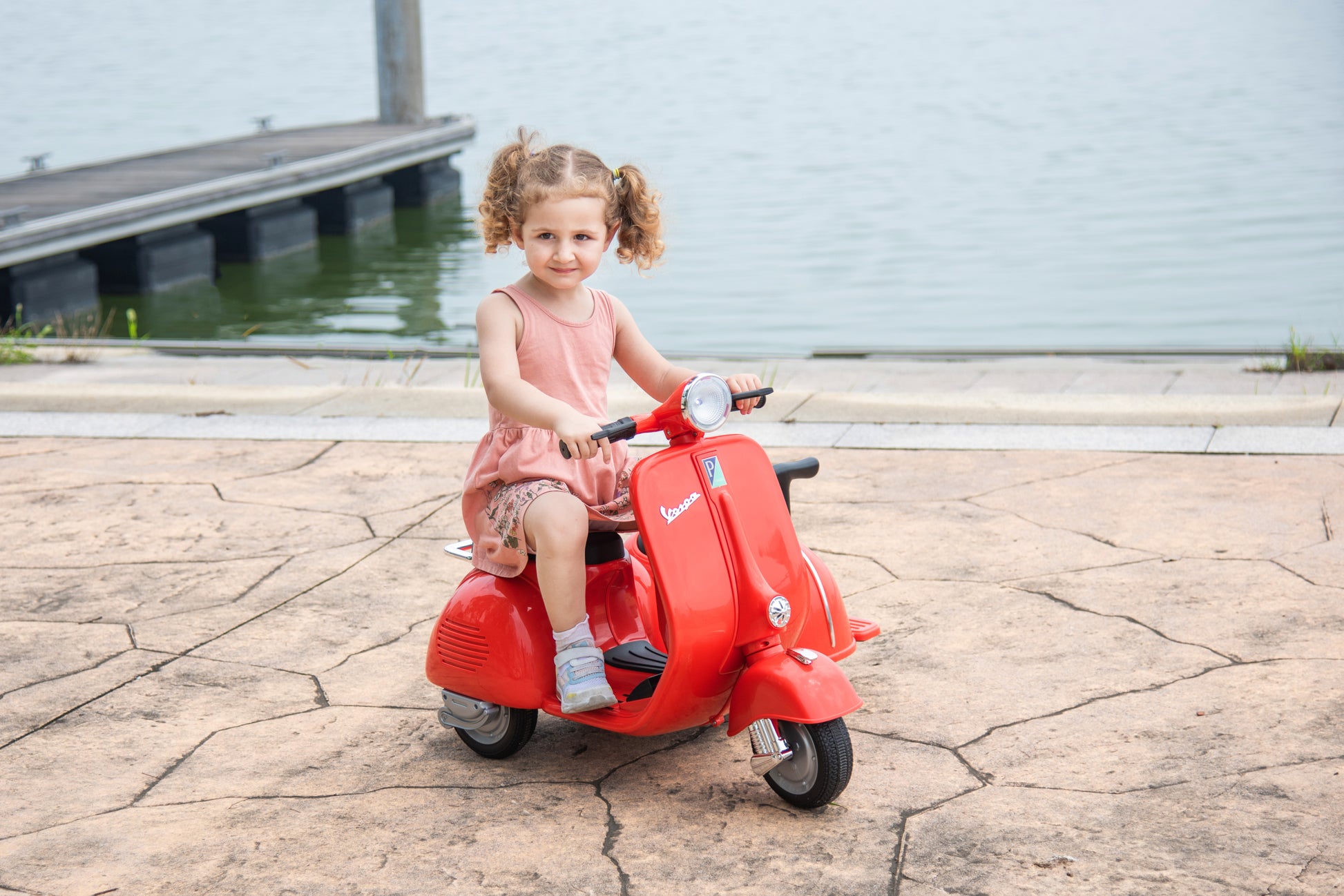 6V Licensed Vespa Scooter Motorcycle With Side Car For Kids, Red Red Chrome