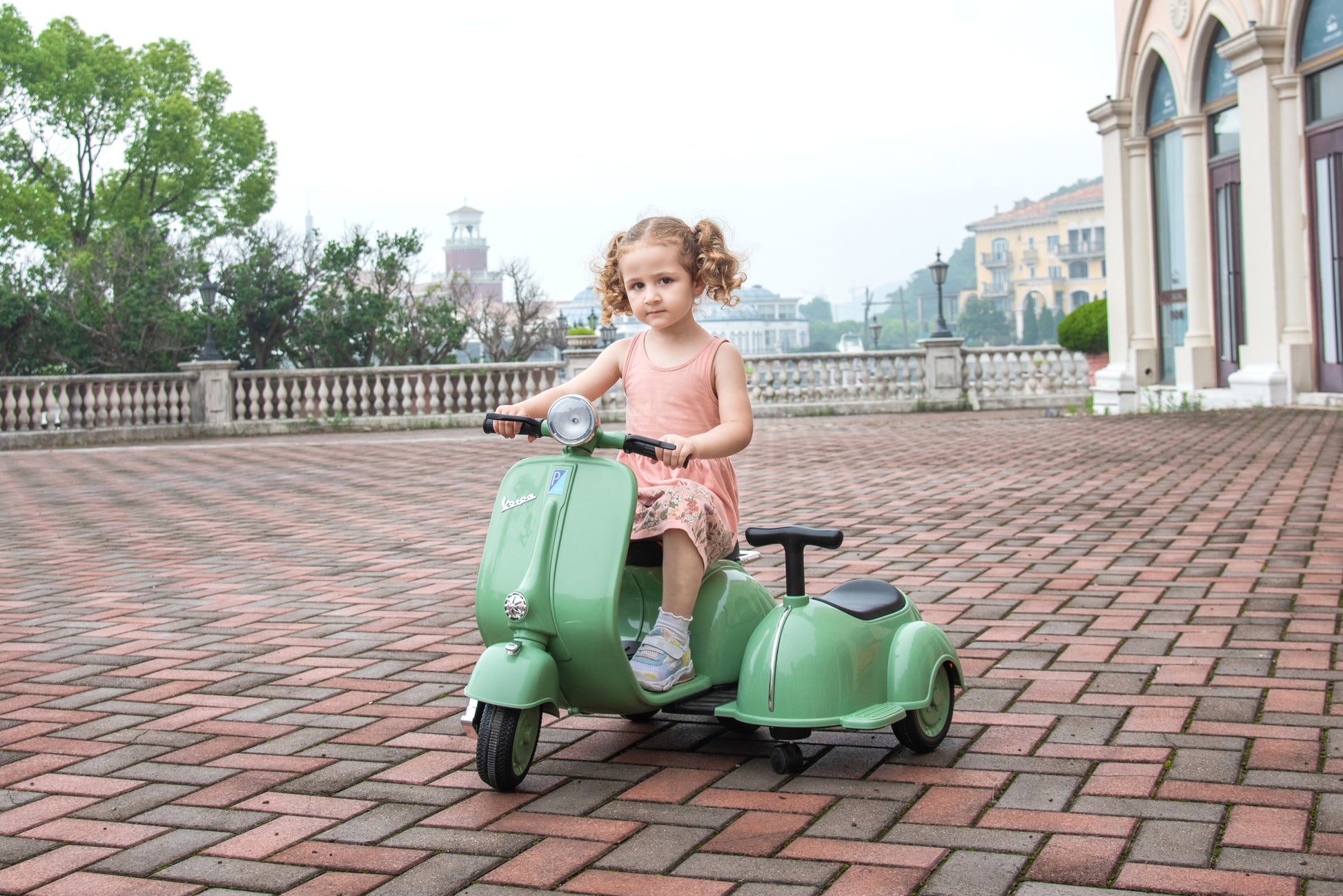 6V Licensed Vespa Scooter Motorcycle With Side Car For Kids, Green Green Under 50 Lbs Chrome