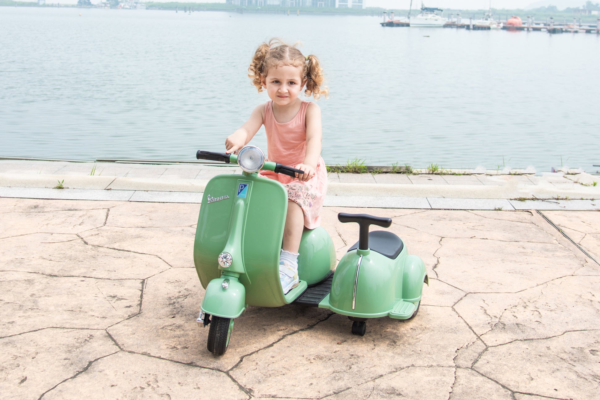 6V Licensed Vespa Scooter Motorcycle With Side Car For Kids, Green Green Under 50 Lbs Chrome