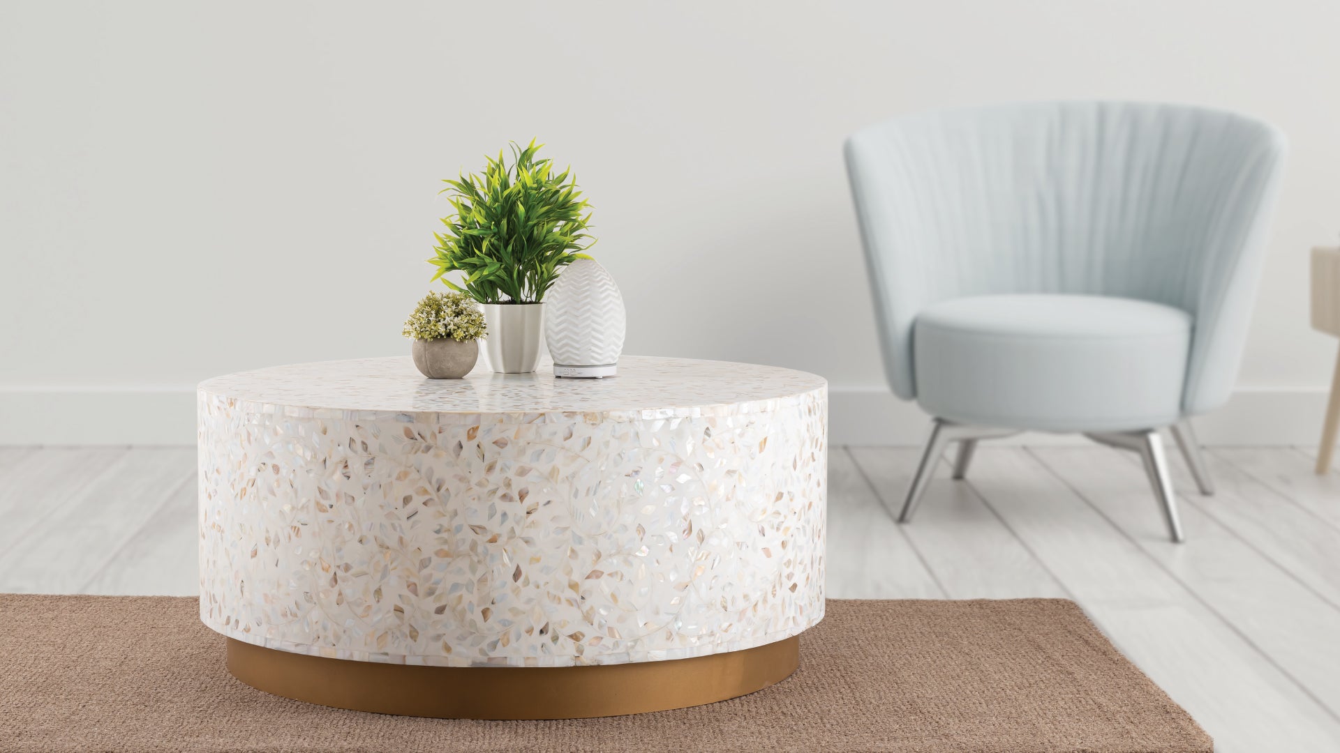 Luxe Coffee Table Ivory Ivory Primary Living Space Modern Tabeltop Round Coffee & End Tables Round Solid Wood Mdf Wood Pedestal