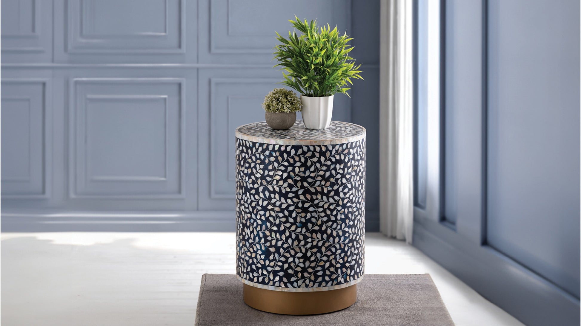 Luxe End Table Navy Navy Primary Living Space Modern Tabeltop Round Coffee & End Tables Round Wood Pedestal