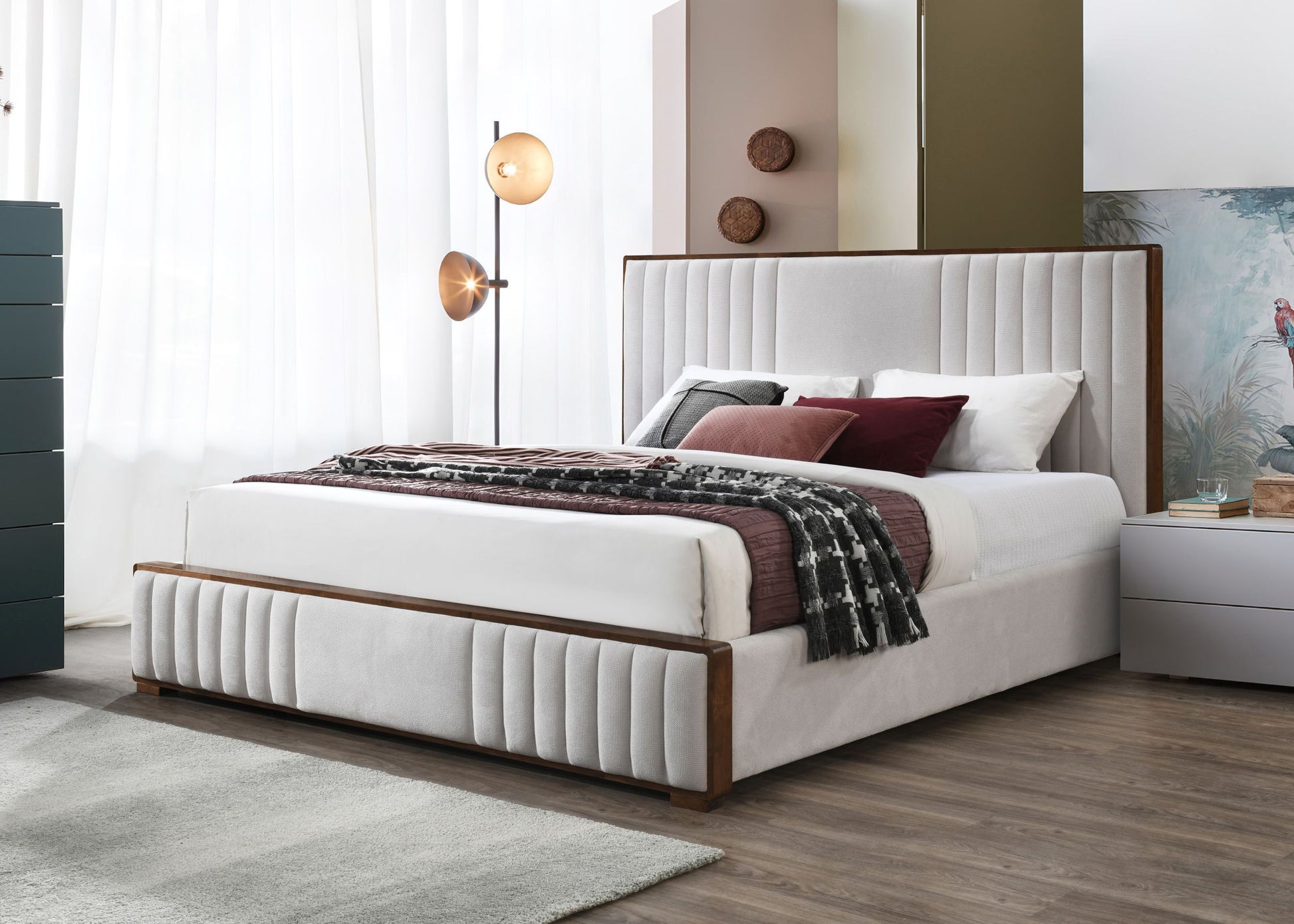 Kaleea Queen Bed, Light Gray Chenille & Walnut Finish Bd02468Q Queen Light Gray Chenille