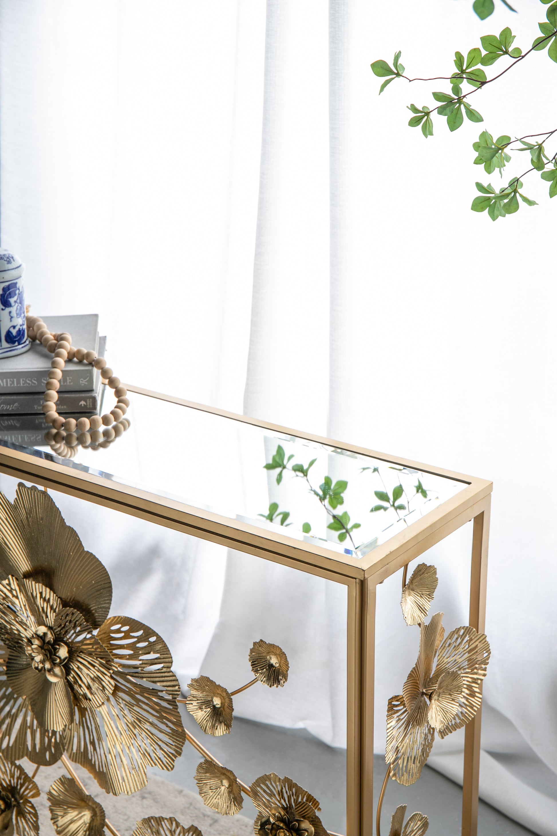 39.5" X 12" X 30.5" Gold Console Table With Mirrored Glass Top, Modern Entryway Table For Living Room Foyer Entryway Gold Iron