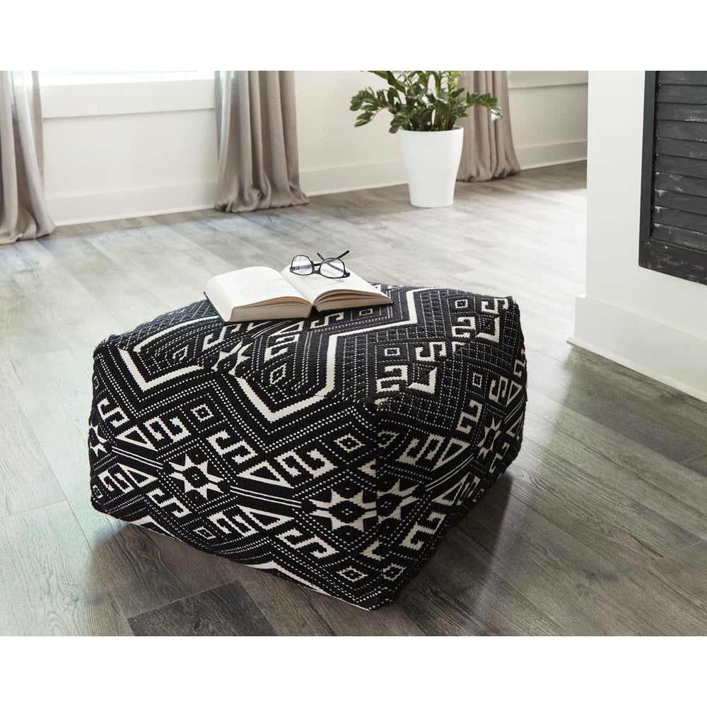 Black And White Square Accent Stool Black Cotton Or Cotton Blend Primary Living Space Square Black Contemporary,Modern Armless Foam Fabric