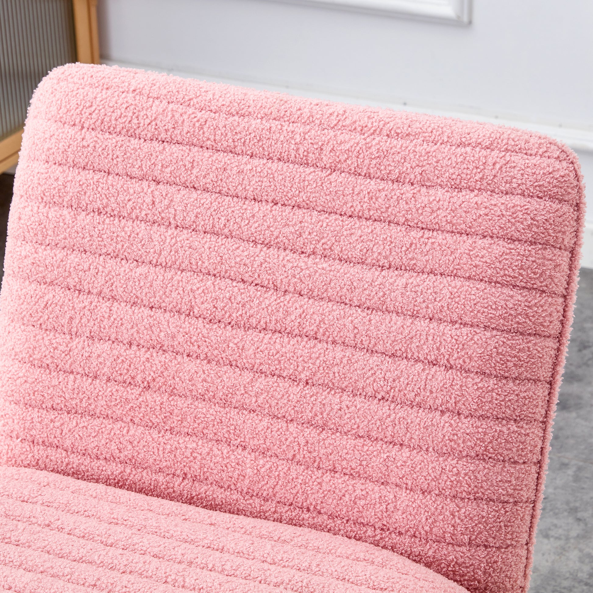 Modern Minimalist Pink Plush Fabric Single Person Sofa Chair With Golden Metal Legs. Suitable For Living Room, Bedroom, Club, Comfortable Cushioned Single Person Leisure Sofa Pink Plush