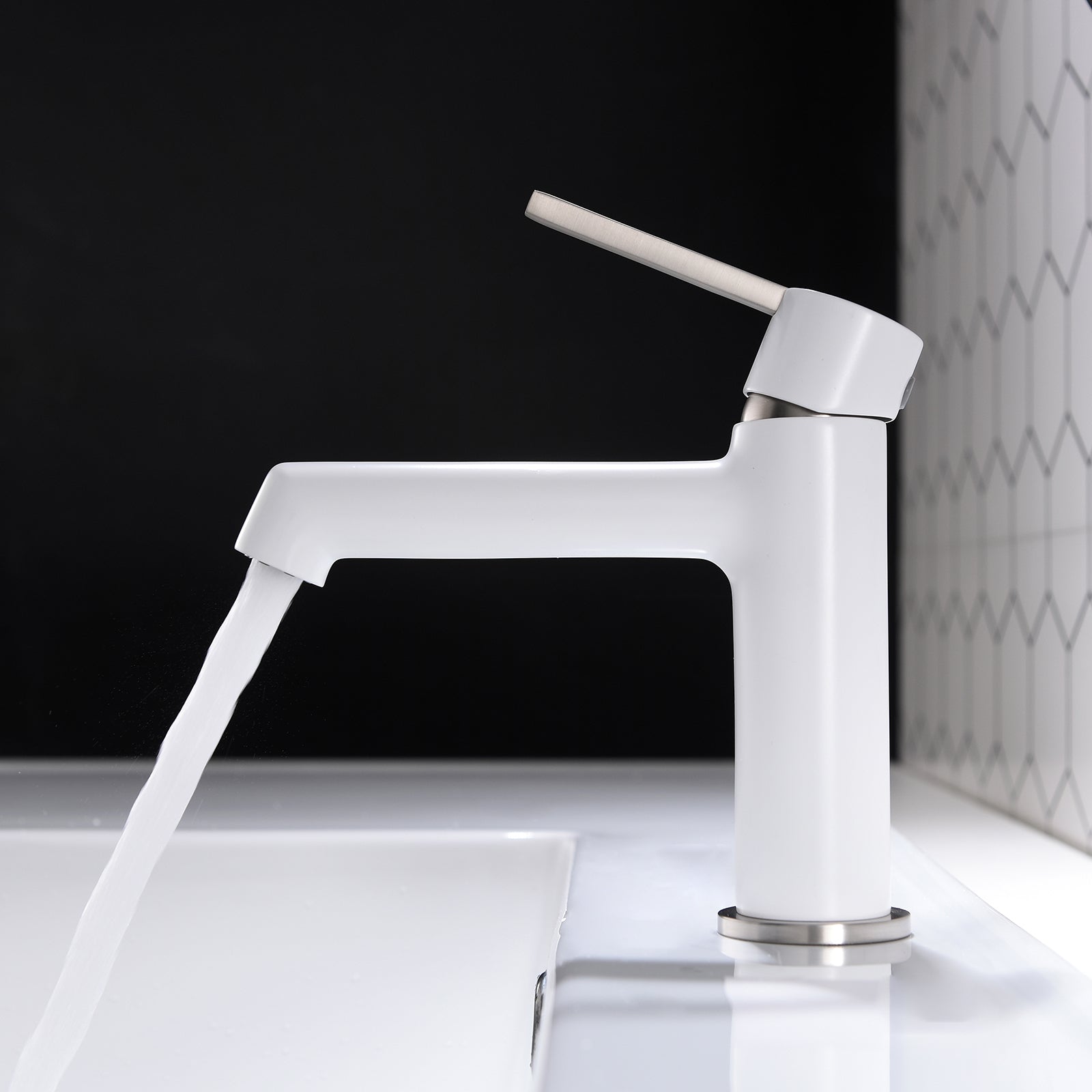 White Bathroom Faucet For Sink 1 Hole, Bathroom Sink Faucet Single Handle, Modern Bathroom Basin Faucet Bathroom Knob Handles Geometric One White Side Sprayer Deck Mounted Cartridge Valve Single Hole Faucets Chrome Contemporary 1 Hole Faucets Ceramic