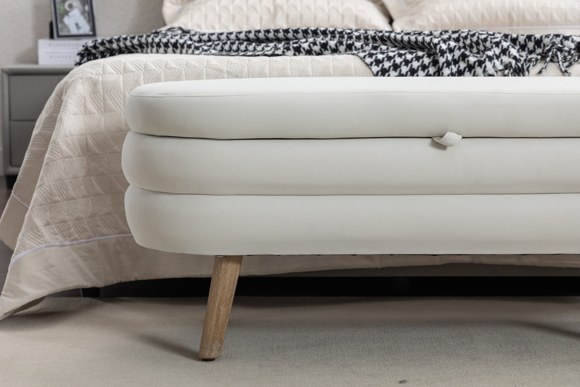 036 Velvet Fabric Storage Bench Bedroom Bench With Wood Legs For Living Room Bedroom Indoor,Ivory Tufted Ivory Velvet Bedroom Solid Modern Eucalyptus Internal Storage Foam Velvet