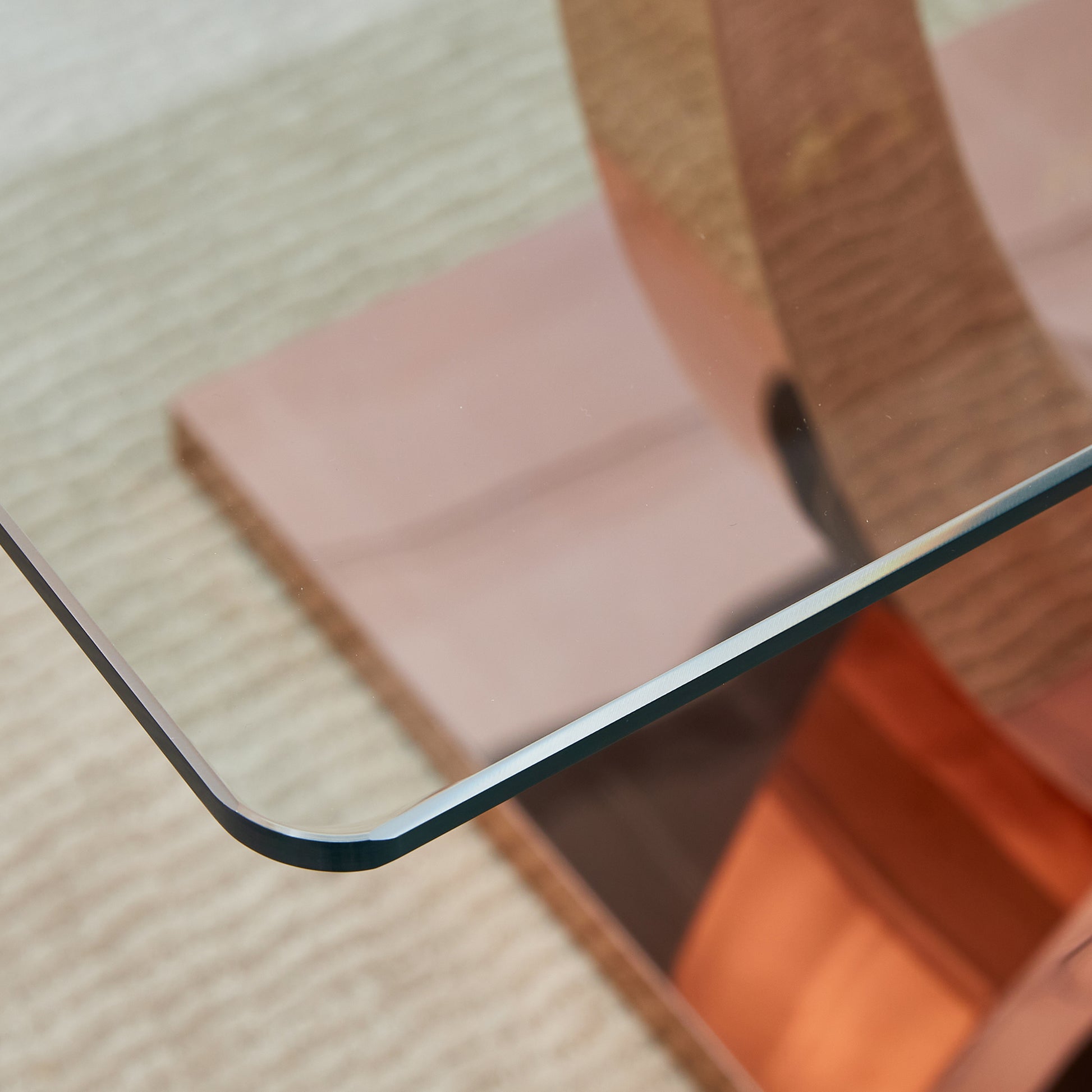 Modern Minimalist Rectangular Glass Dining Table, 0.4 "Thick, Tempered Glass Tabletop, Rose Gold Colored Legs. Used In Kitchen, Dining Room, And Living Room 63" * 31.5 "* 29.5" F 1548 Rose Gold Glass