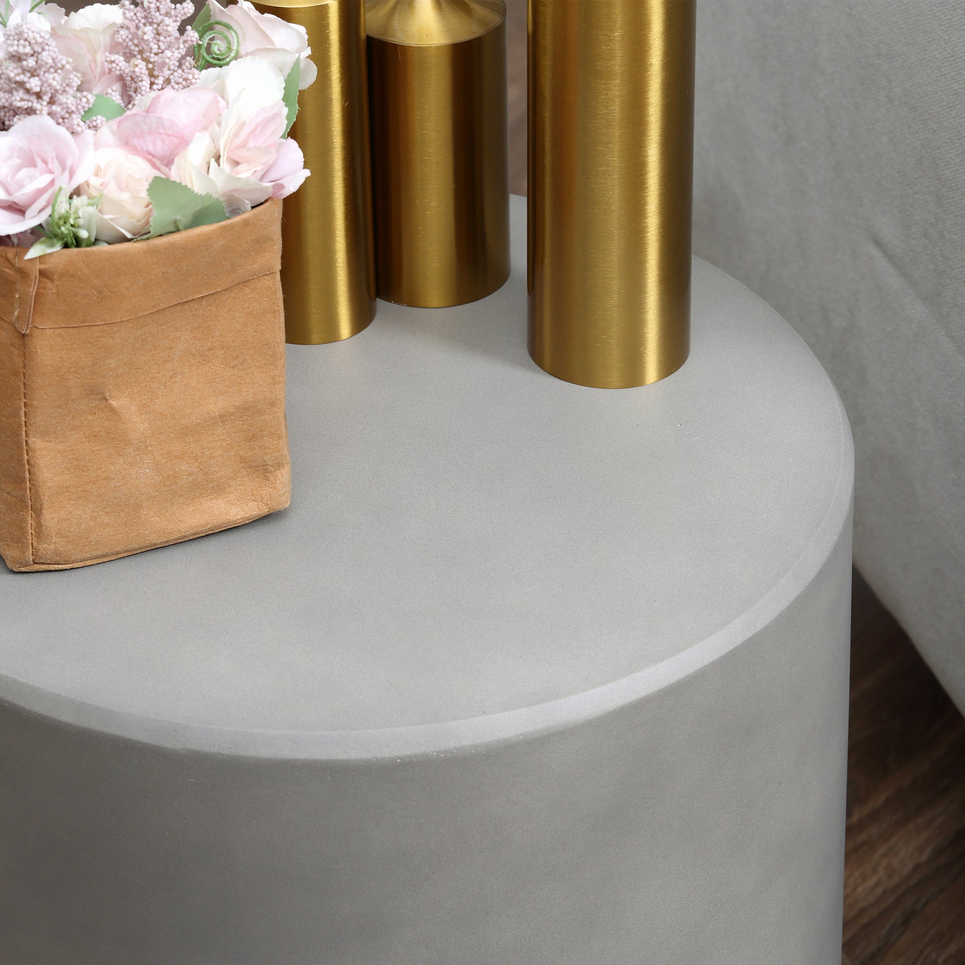 Round Side Table, Lightweight Accent Table With Concrete Finish, Nightstand With 4 Adjustable Feet For Indoor, Outdoor, Light Grey Gray Concrete