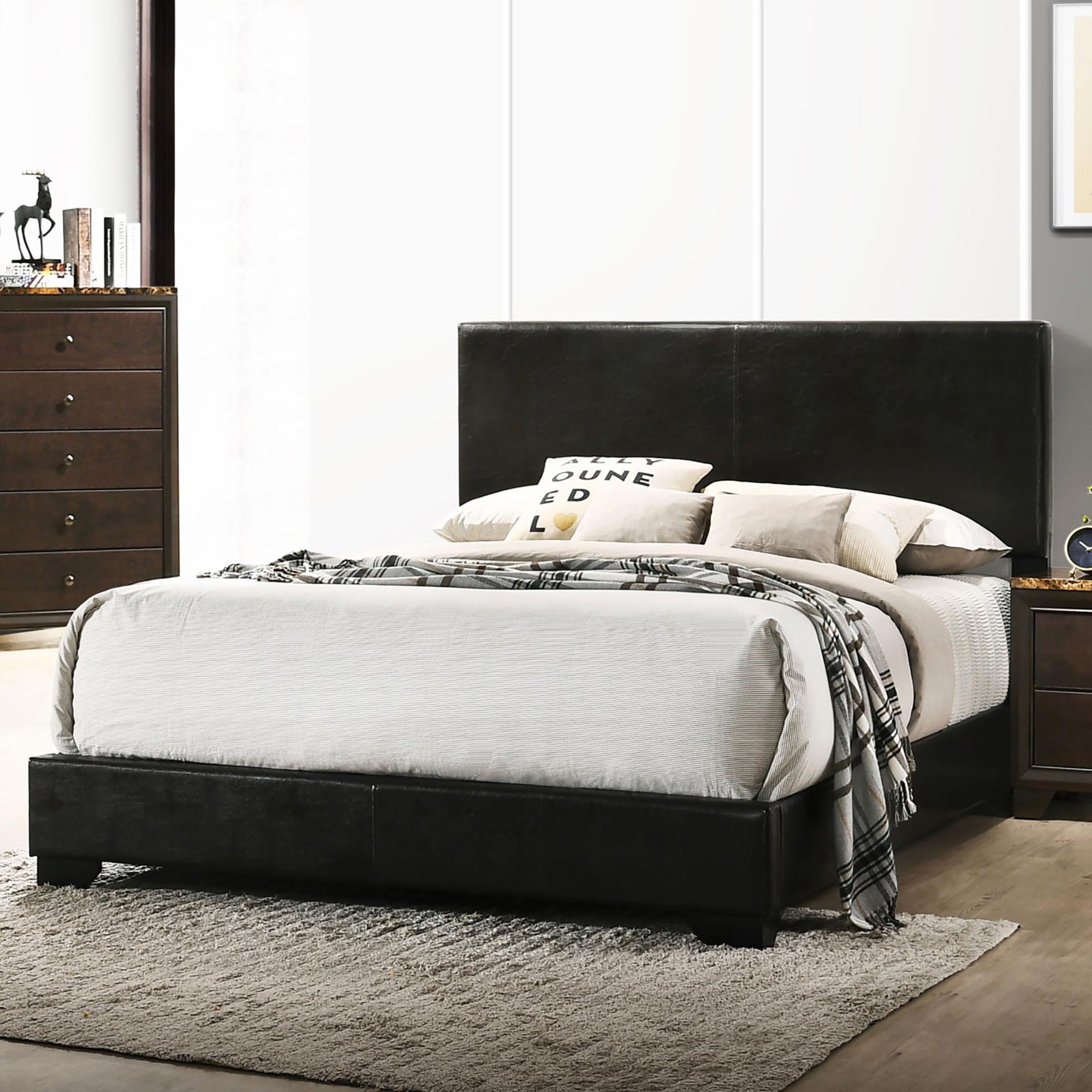 Black Queen Panel Bed Queen Black Wood Bedroom Transitional Rubberwood Panel Upholstered