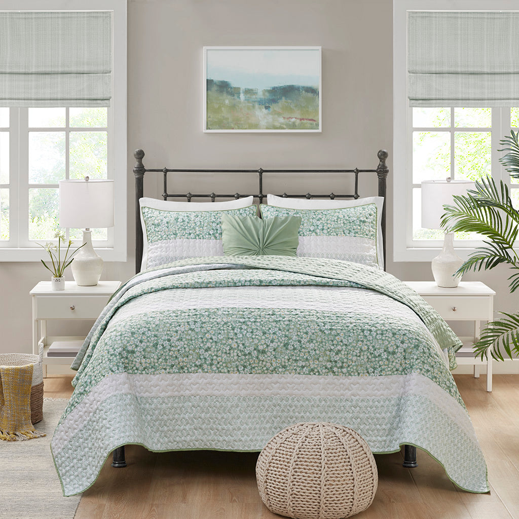 4 Piece Seersucker Quilt Set With Throw Pillow Green Polyester