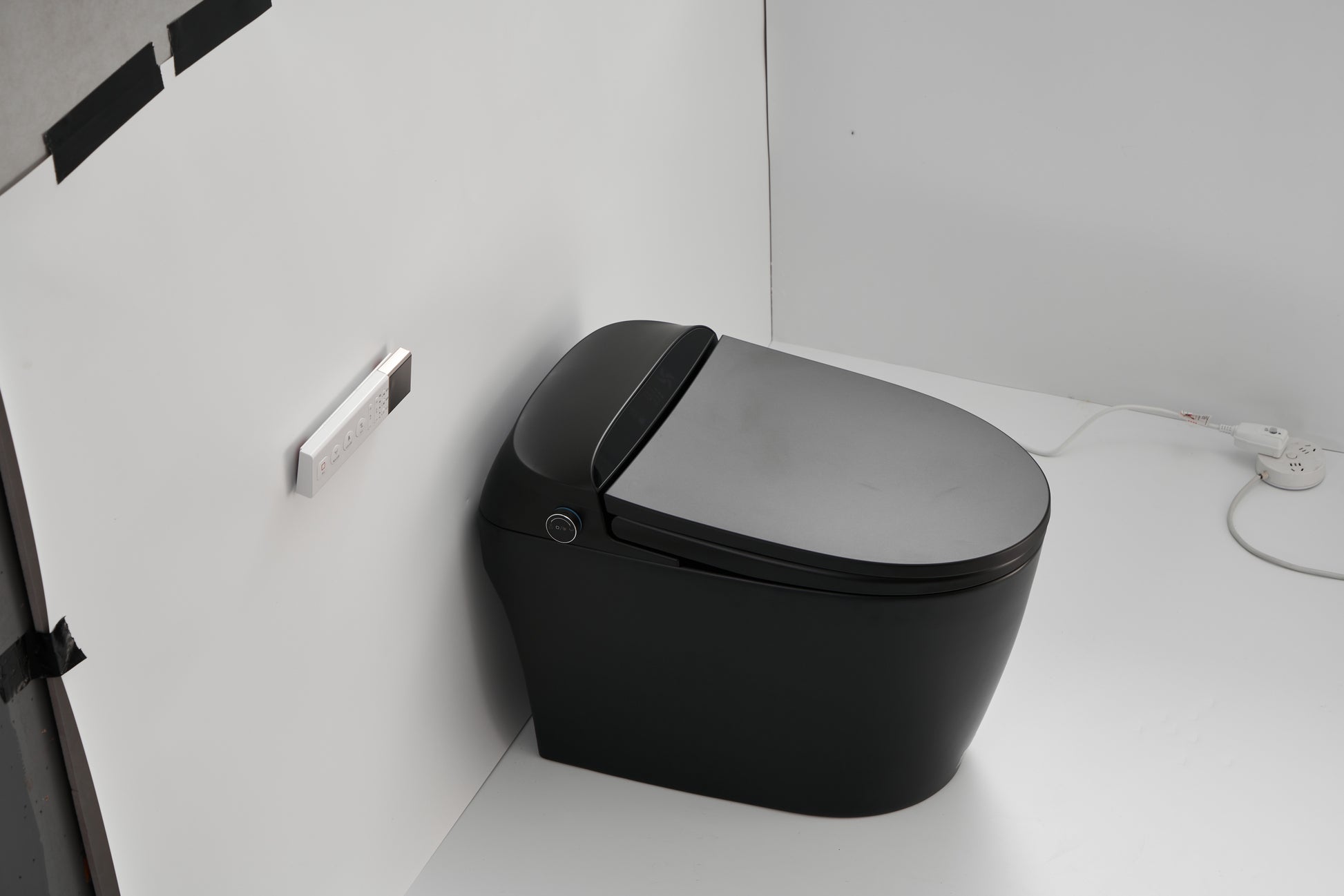 One Piece Elongated Floor Smart Toilet With Remote Control And Automatic Cover Matte Black Ceramic