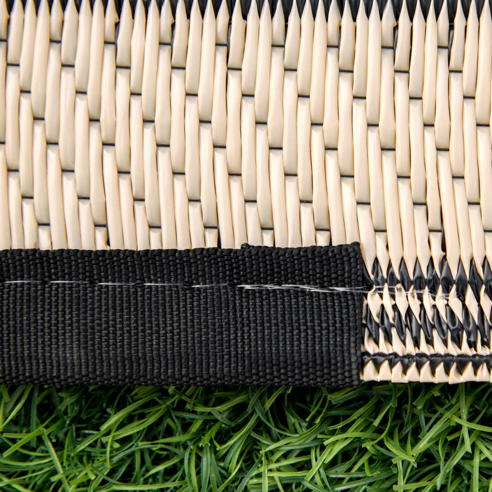 Outsunny Reversible Outdoor Rug, 9' X 18' Waterproof Plastic Straw Floor Mat, Portable Rv Camping Carpet, Large Floor Mat For Backyard, Deck, Picnic, Beach, Black & Beige Black Plastic