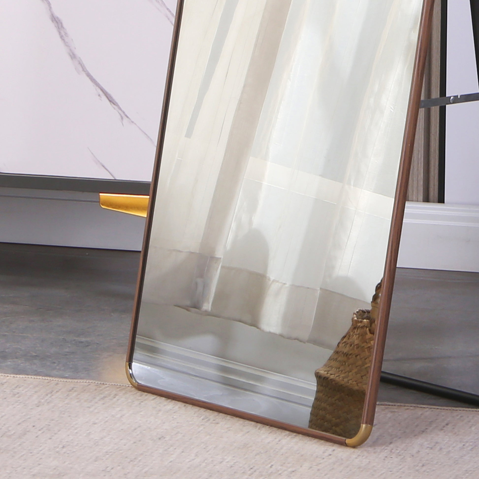 The 4Th Generation Floor Standing Full Length Mirror. Wall Mirror, Bathroom Makeup Mirror, Bedroom Foyer, Clothing Store, Wall Mounted. 60 "* 16.5" Transparent Glass