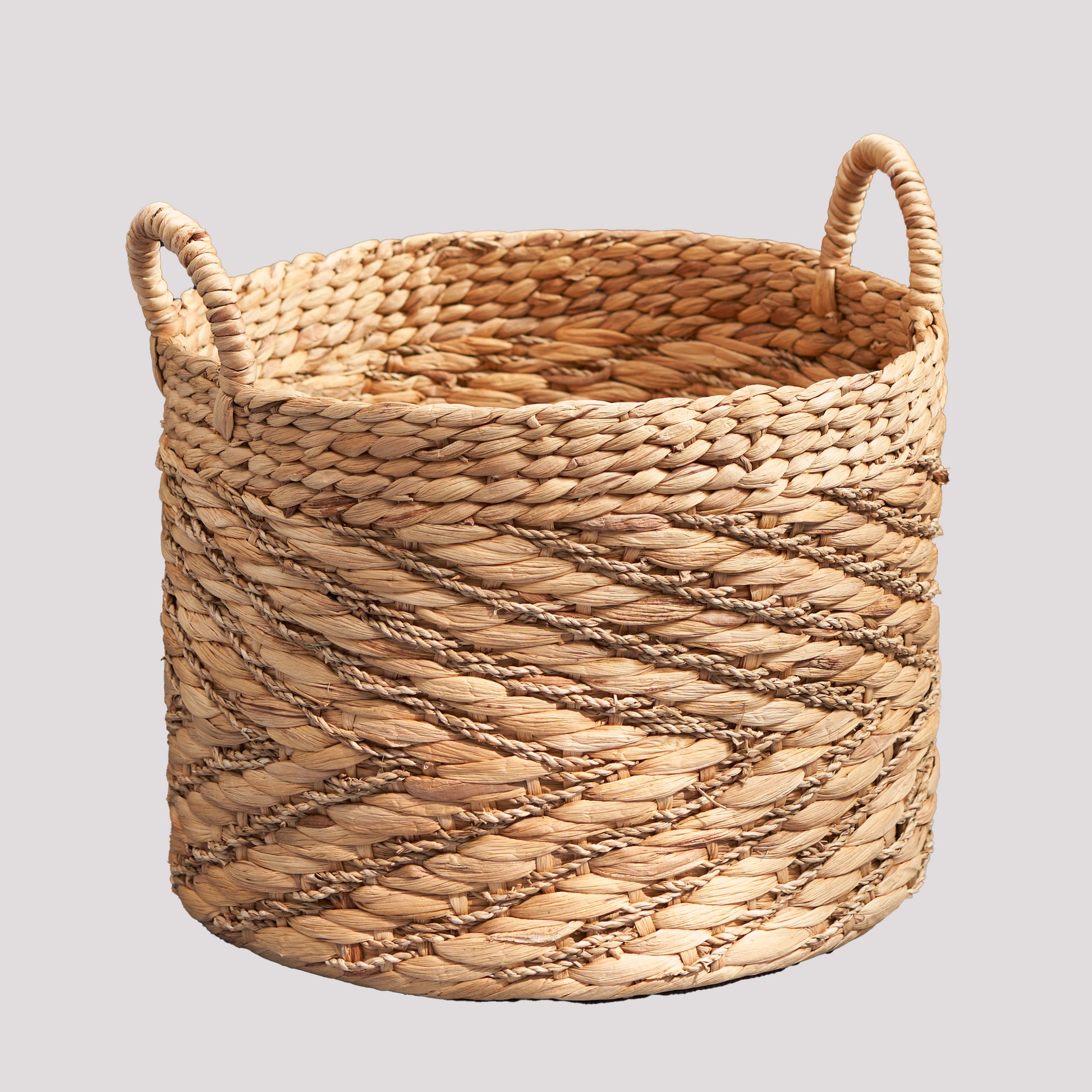 Round Water Hyacinth Seagrass Woven Basket With Handles 15" X 15" X 15" Natural Brown For Clothes, Towels, Canvas, Toys And Magazine Storage And Home Decoration Natural & Light Brown Wicker Water Hyacinth