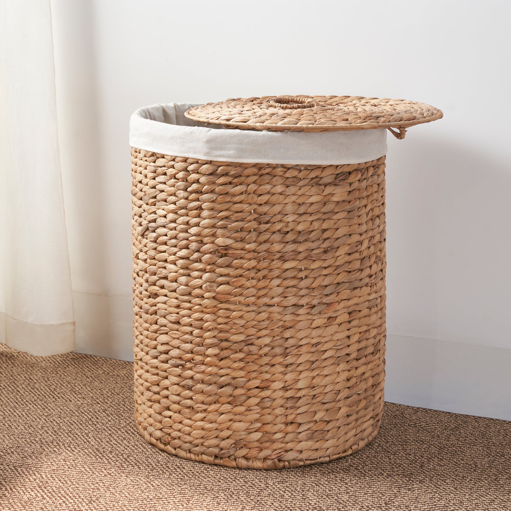 Ludmilla Round Tall Water Hyacinth Woven Wicker Laundry Hamper With Lid For Clothes, Canvas, Toys And Book Storage With Removable Liner 15" X 15" X 20" Natural Brown Natural & Light Brown Wicker Water Hyacinth