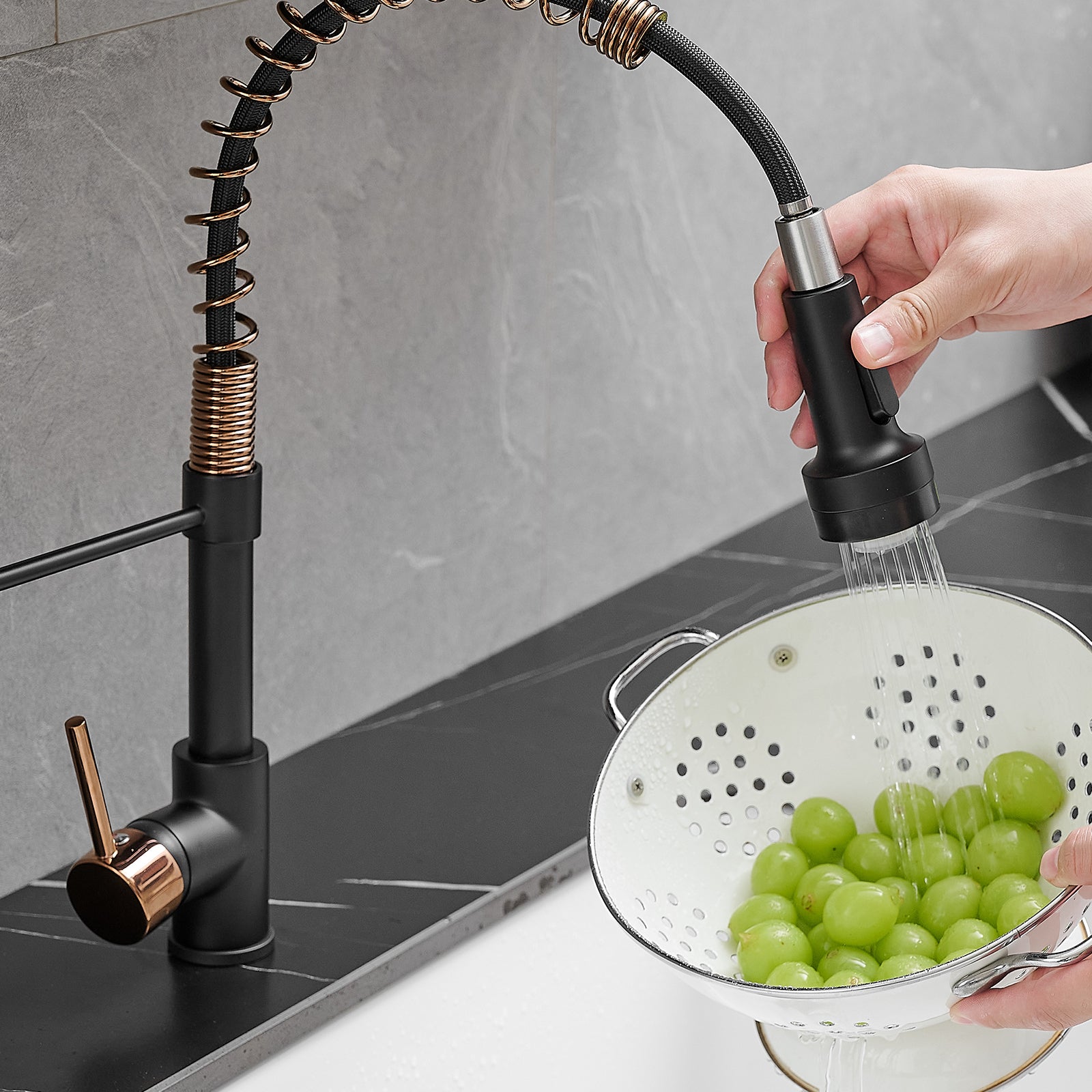 Led Commercial Kitchen Faucet With Pull Down Sprayer, Single Handle Single Lever Kitchen Sink Faucet Black Gold Kitchen Contemporary Ceramic Brass