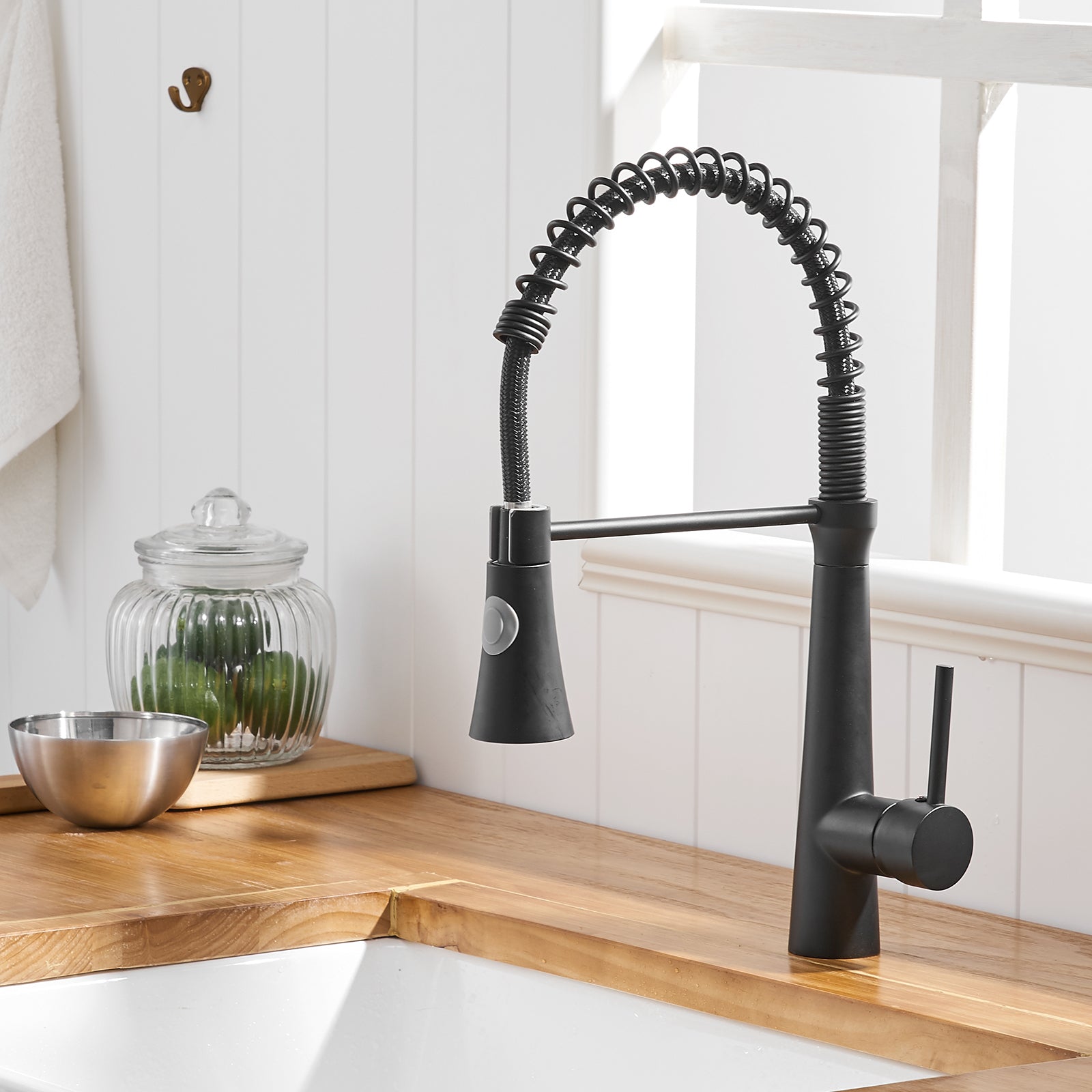 Commercial Black Kitchen Faucet With Pull Down Sprayer, Single Handle Single Lever Kitchen Sink Faucet Black Kitchen Contemporary Ceramic Brass