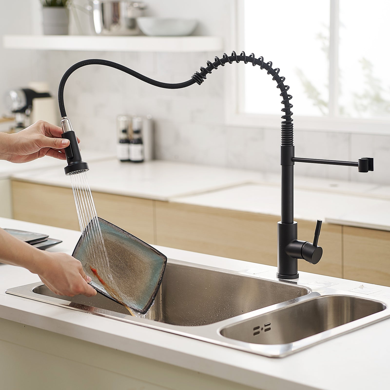 Commercial Black Kitchen Faucet With Pull Out Sprayer, Single Handle Single Lever Kitchen Sink Faucet Black Kitchen Contemporary Ceramic Stainless Steel