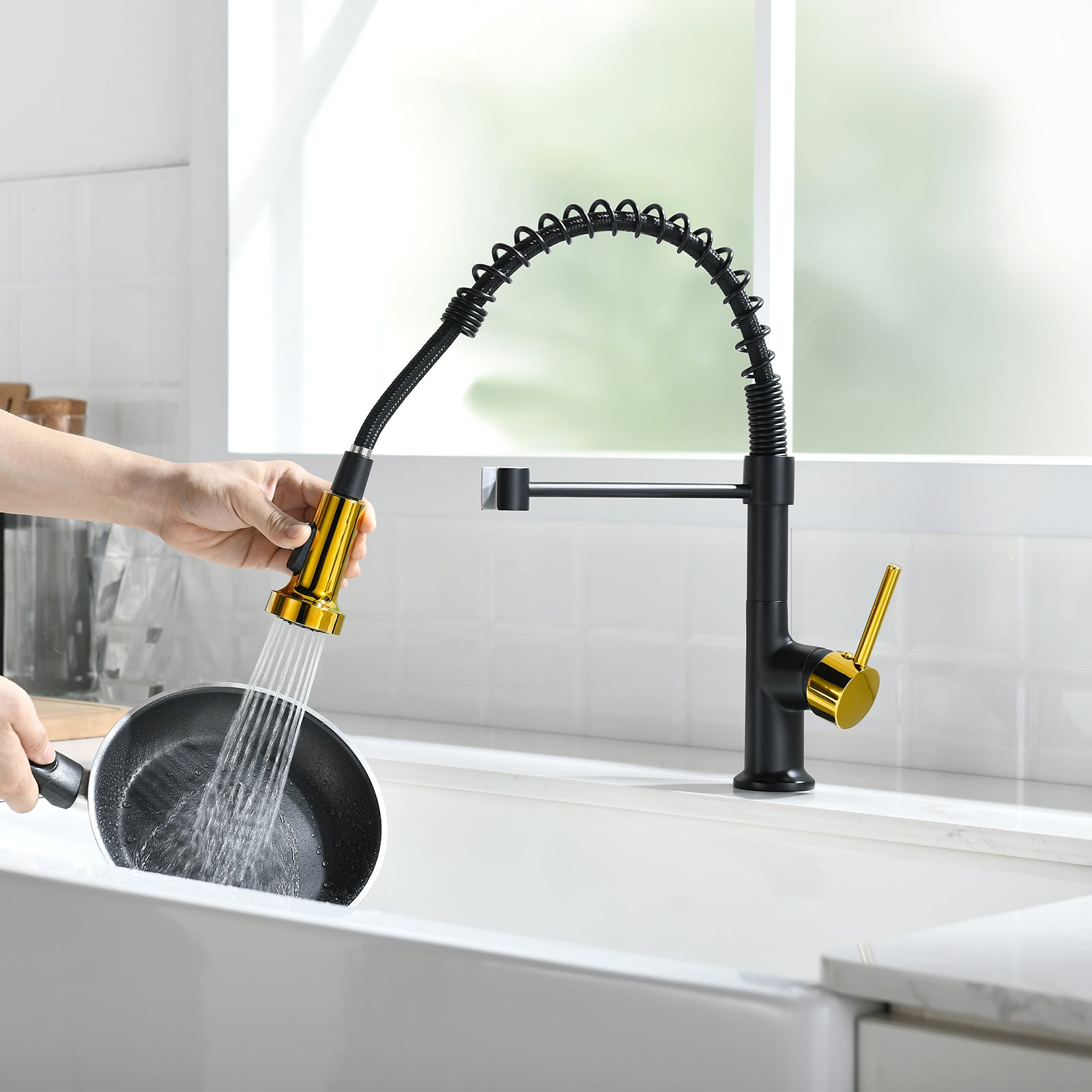 Commercial Black And Gold Kitchen Faucet With Pull Down Sprayer, Single Handle Single Lever Kitchen Sink Faucet Black Gold Kitchen Contemporary Ceramic Brass