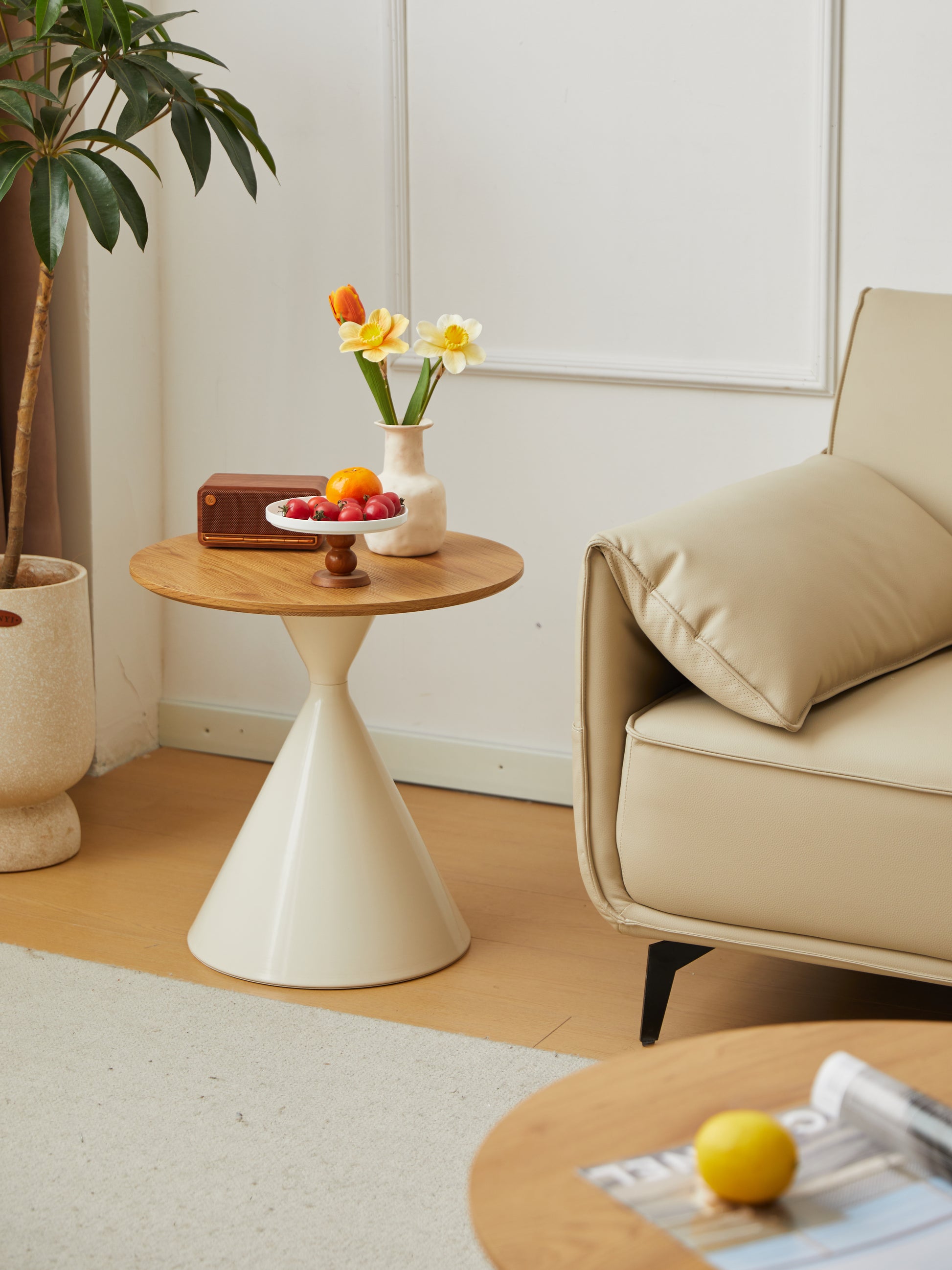 Round Coffee Table White Wood Brown White Mdf Metal