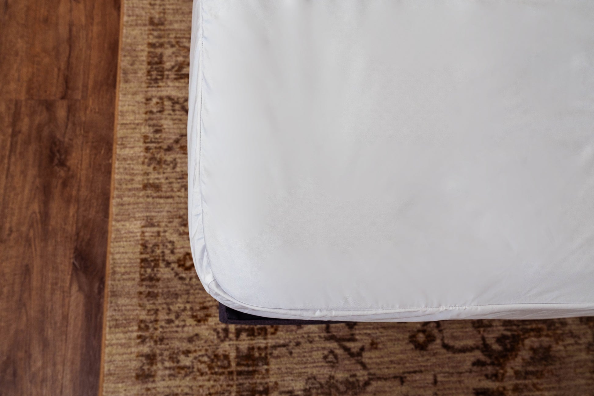 Fully Encased Mattress Protector Queen White Fabric