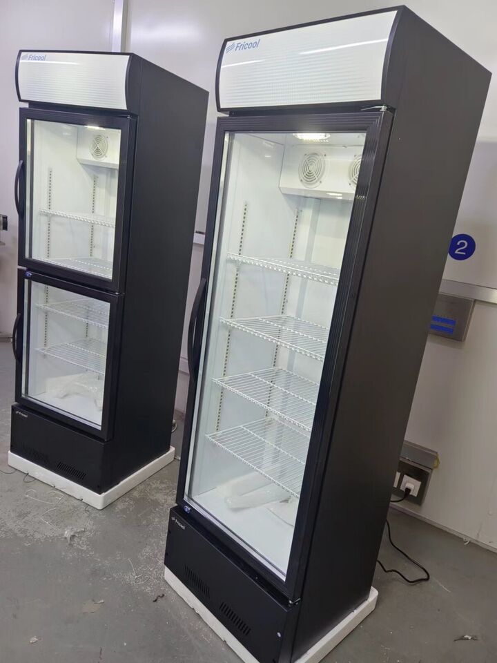 23" Single Glass Door Refrigerator Antique Black American Design Polyurethane Foam Abs Steel Q235