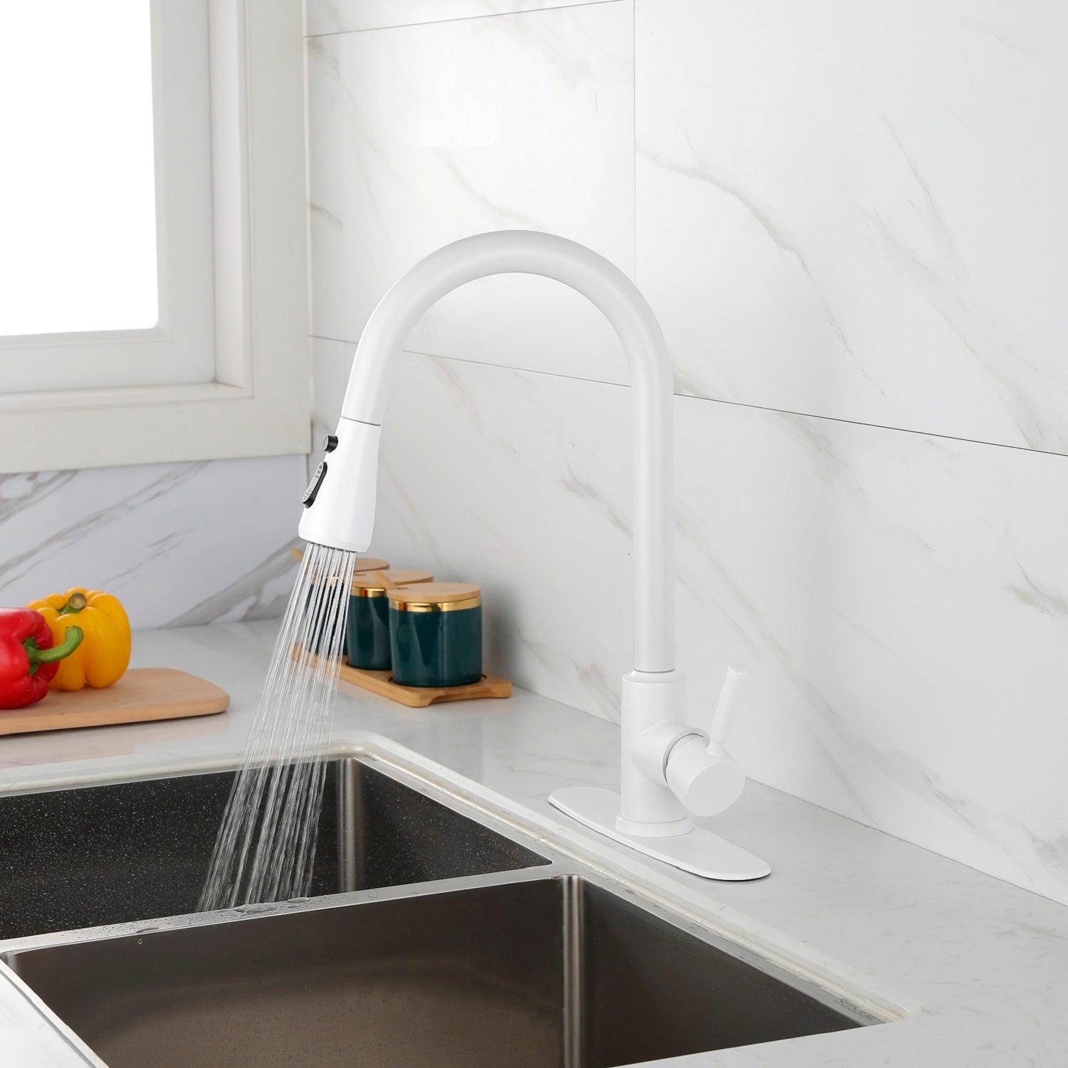 Kitchen Faucet With Pull Out Spraye White Stainless Steel