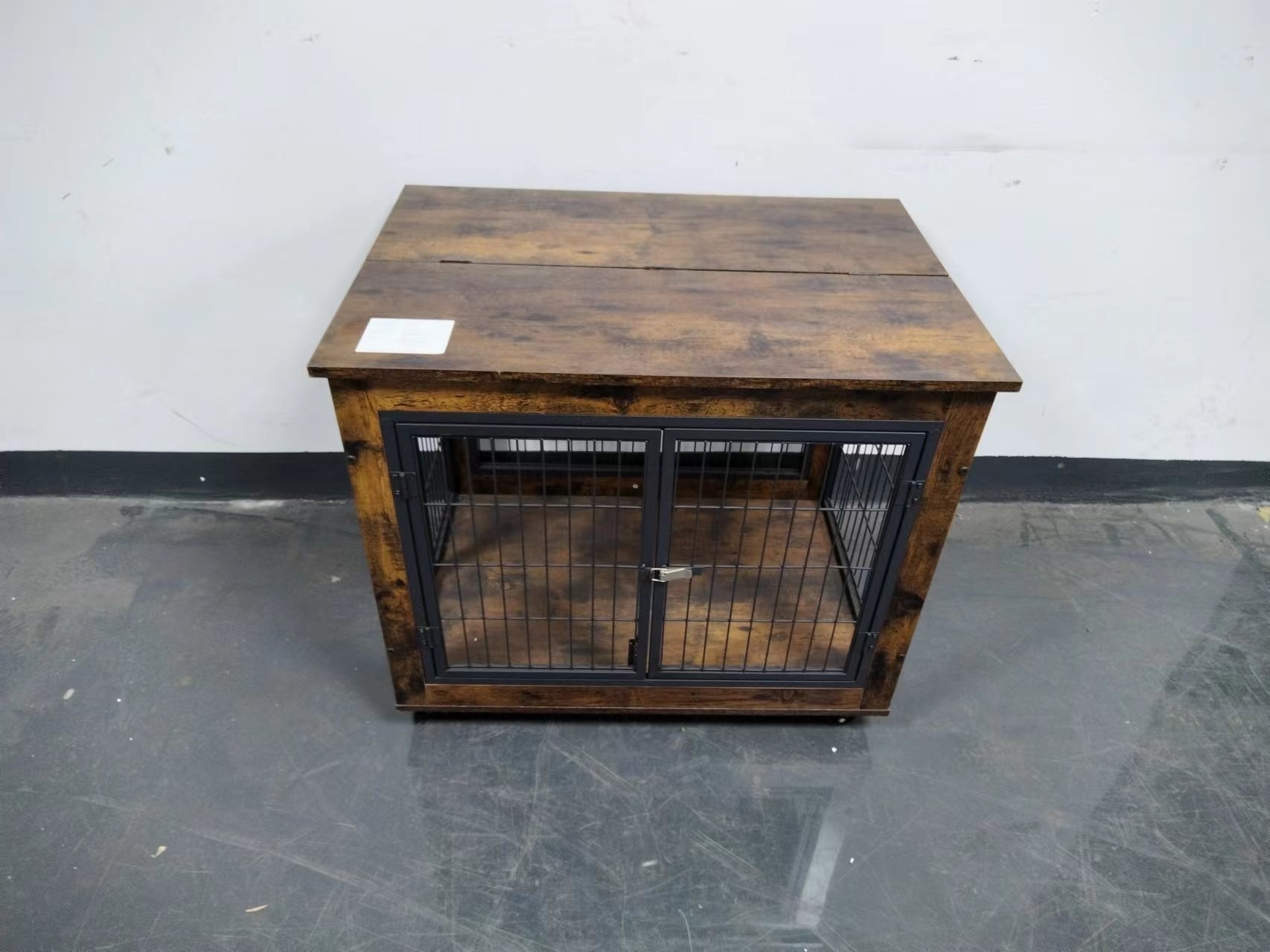 Furniture Style Dog Crate Side Table On Wheels With Double Doors And Lift Top. Rustic Brown, 31.50'' W X 22.05'' D X 25'' H. Rustic Brown Particle Board