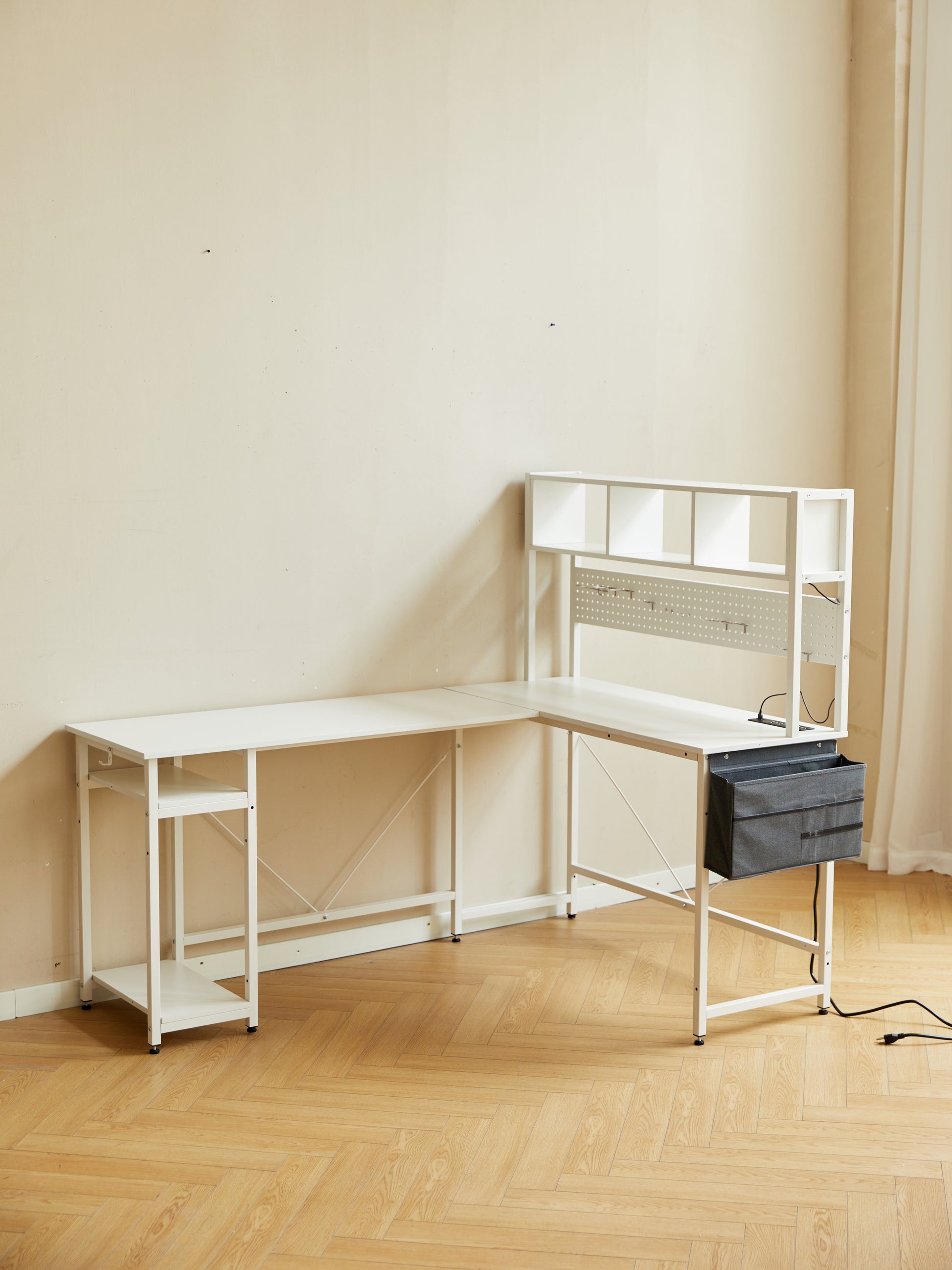 L Desk With Pennel White White Mdf Metal