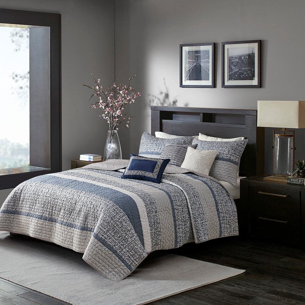 6 Piece Reversible Jacquard Quilt Set With Throw Pillows Navy King Cal King Navy Cotton