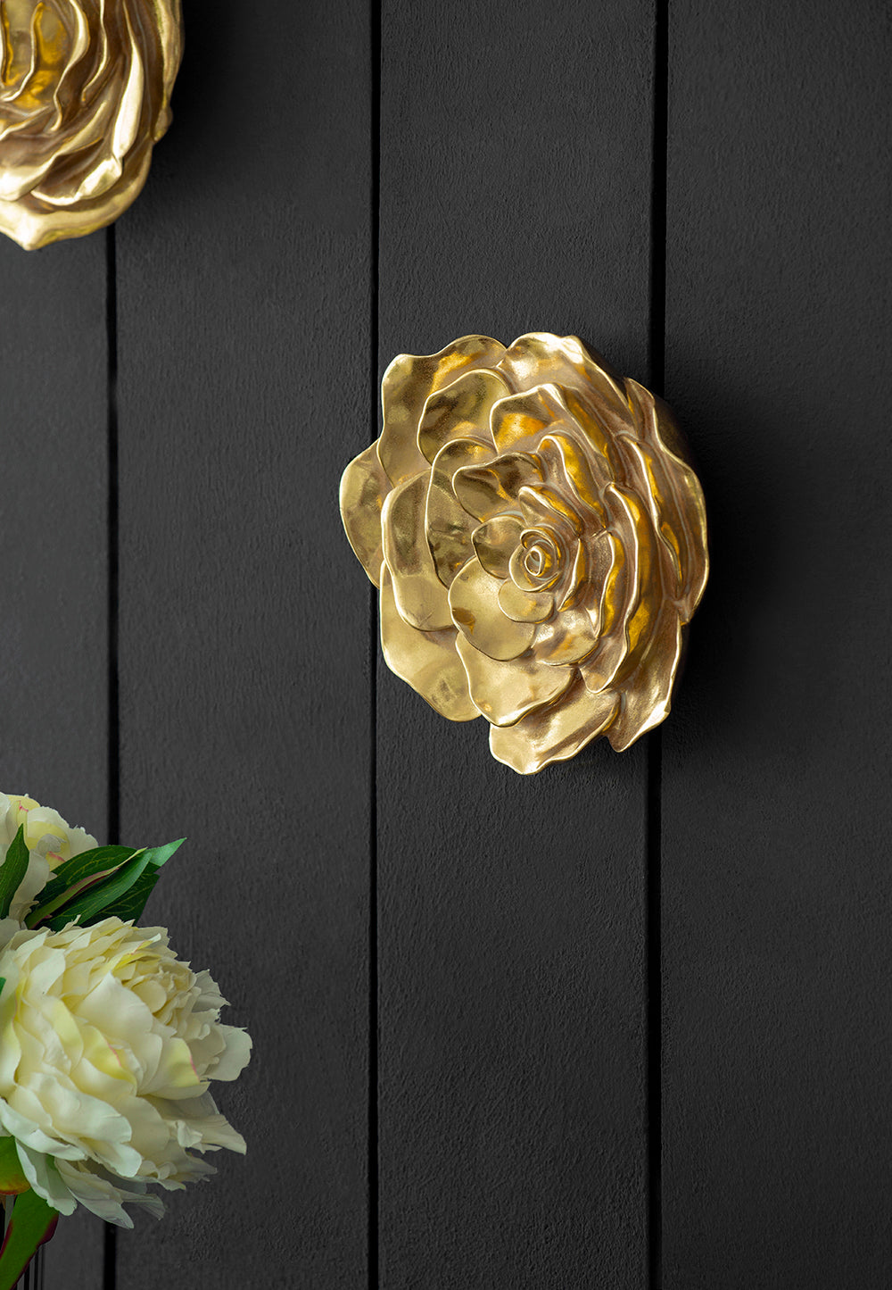 S 2 Gold Rose Hanging Wall Accents Gold Resin