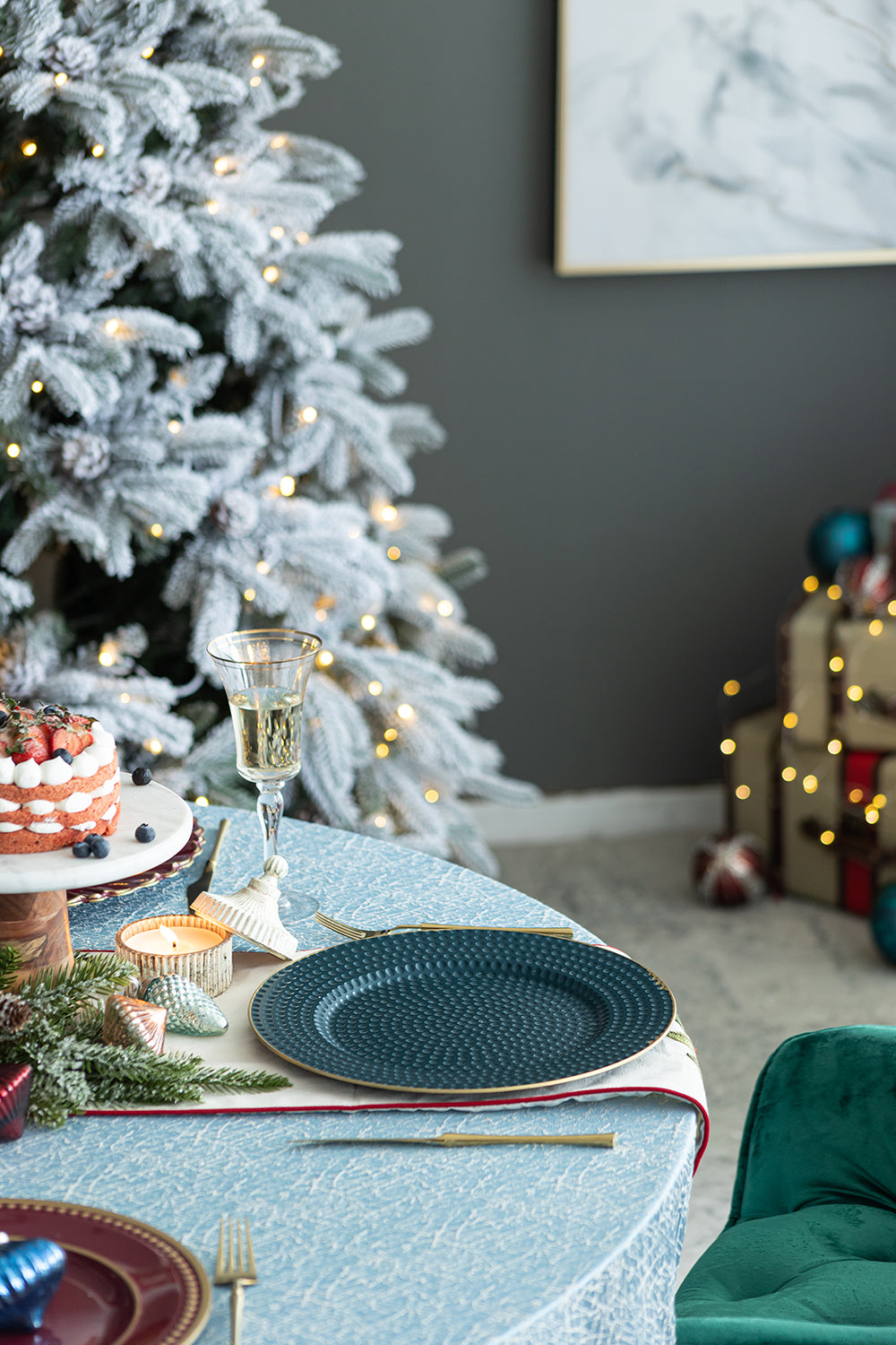 8 Pack Plastic Charger Plate, D13" Blue Polypropylene