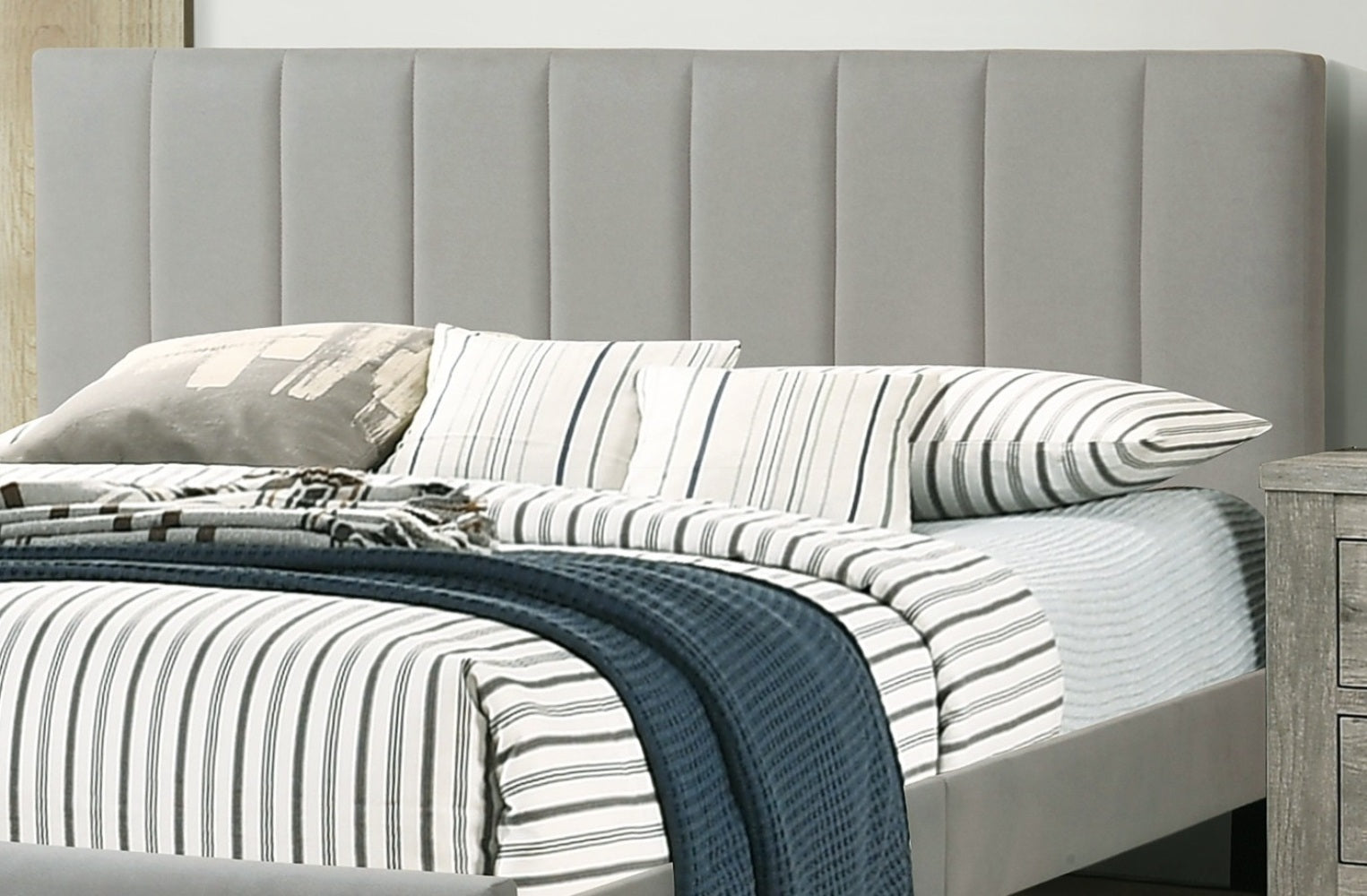 1Pc Queen Size Bed Beautiful Gray Polyfiber Vertical Tufted Hb Platform Bedframe Slats Bedroom Furniture Box Spring Not Required Queen Grey,Light Gray Wood Bedroom Modern,Transitional Rubberwood Bed