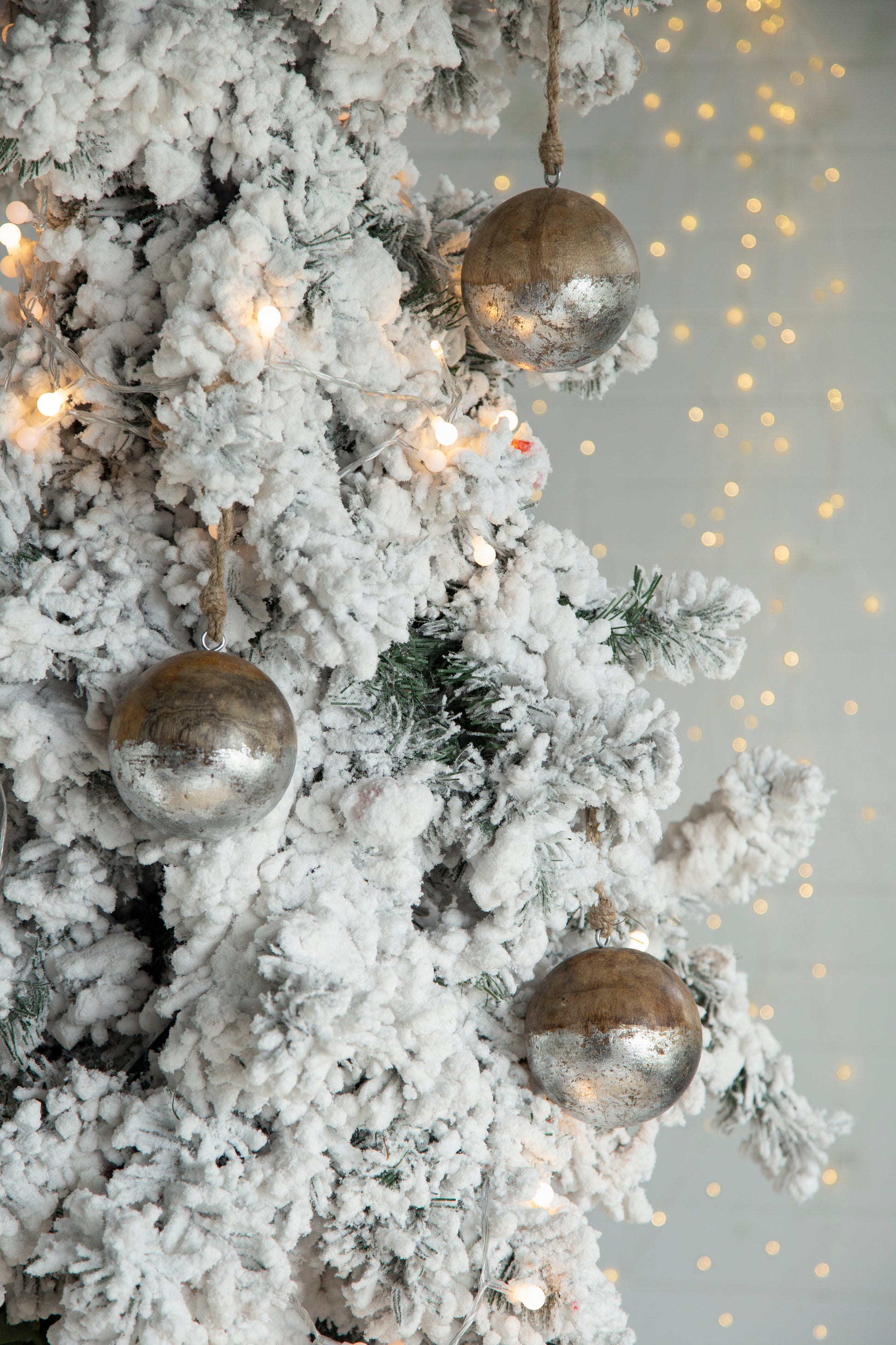 D4" Christmas Ball Ornaments, Wood Decorative Hanging Ball Christmas Tree Ornaments For Holiday Party Decorations, Set Of 4 Brown Wood