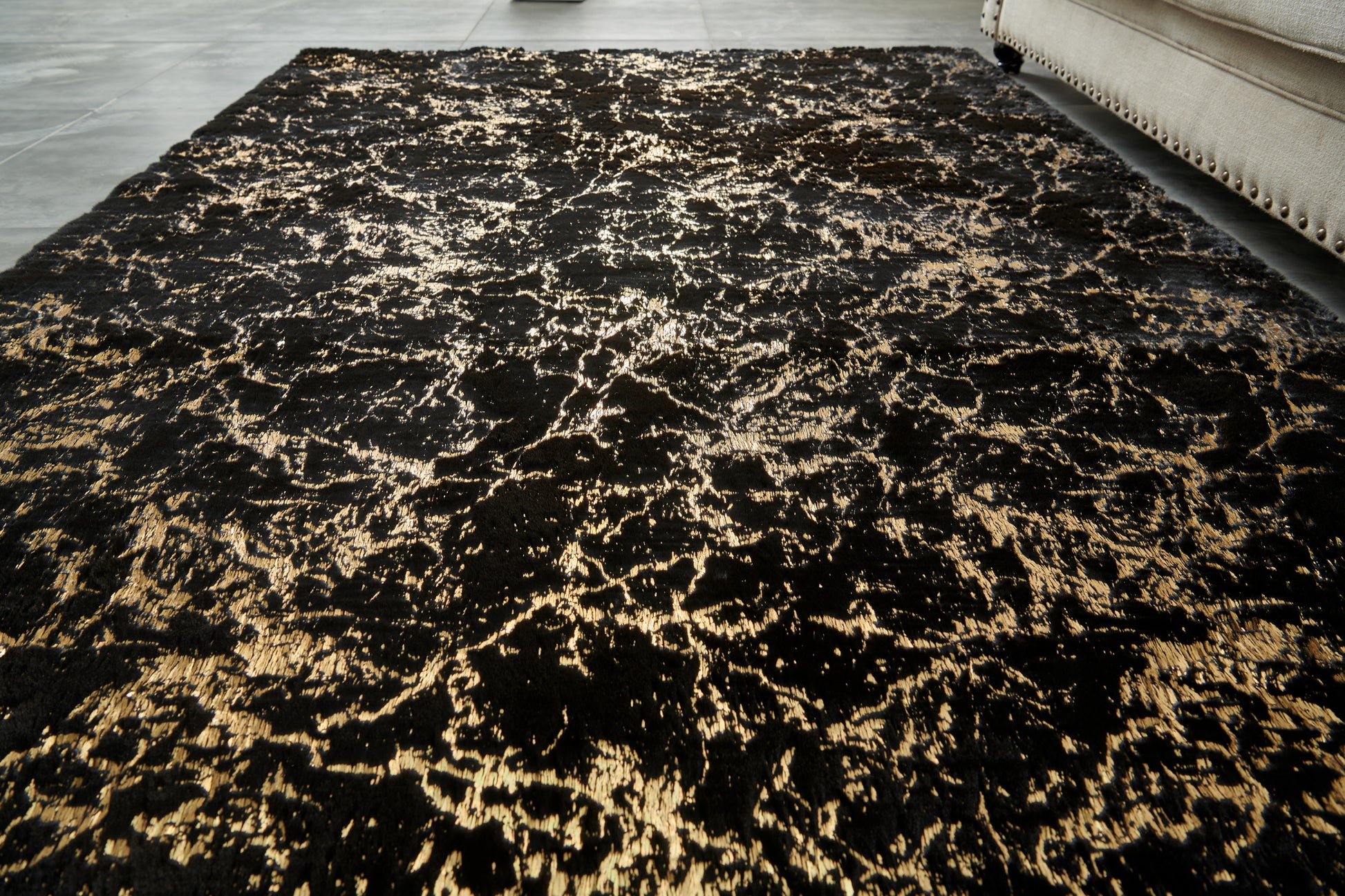 Luxury Machine Washable Black Abstract Gold Gilded Chinchilla Faux Fur Area Rug Black Gold Polyester