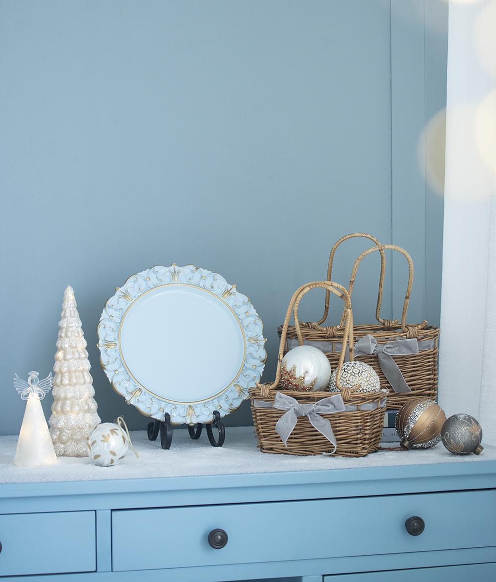 D3.9" Christmas Ball Ornaments, Glass Decorative Hanging Ball Christmas Tree Ornaments For Holiday Party Decorations, Set Of 6 White Glass