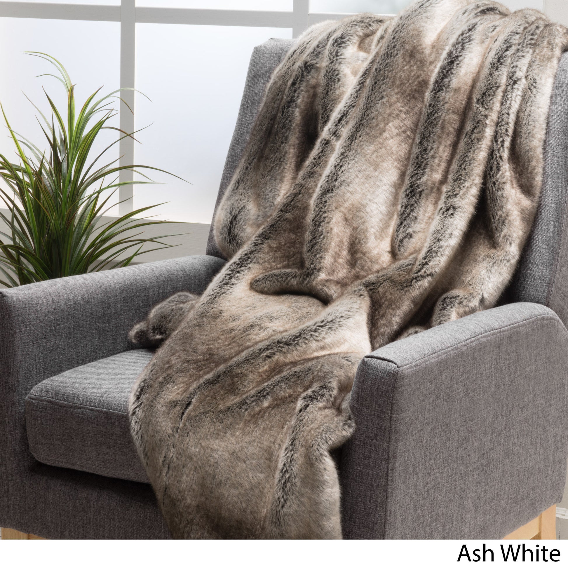 Throw 50'' X 60'' Brown Faux Fur