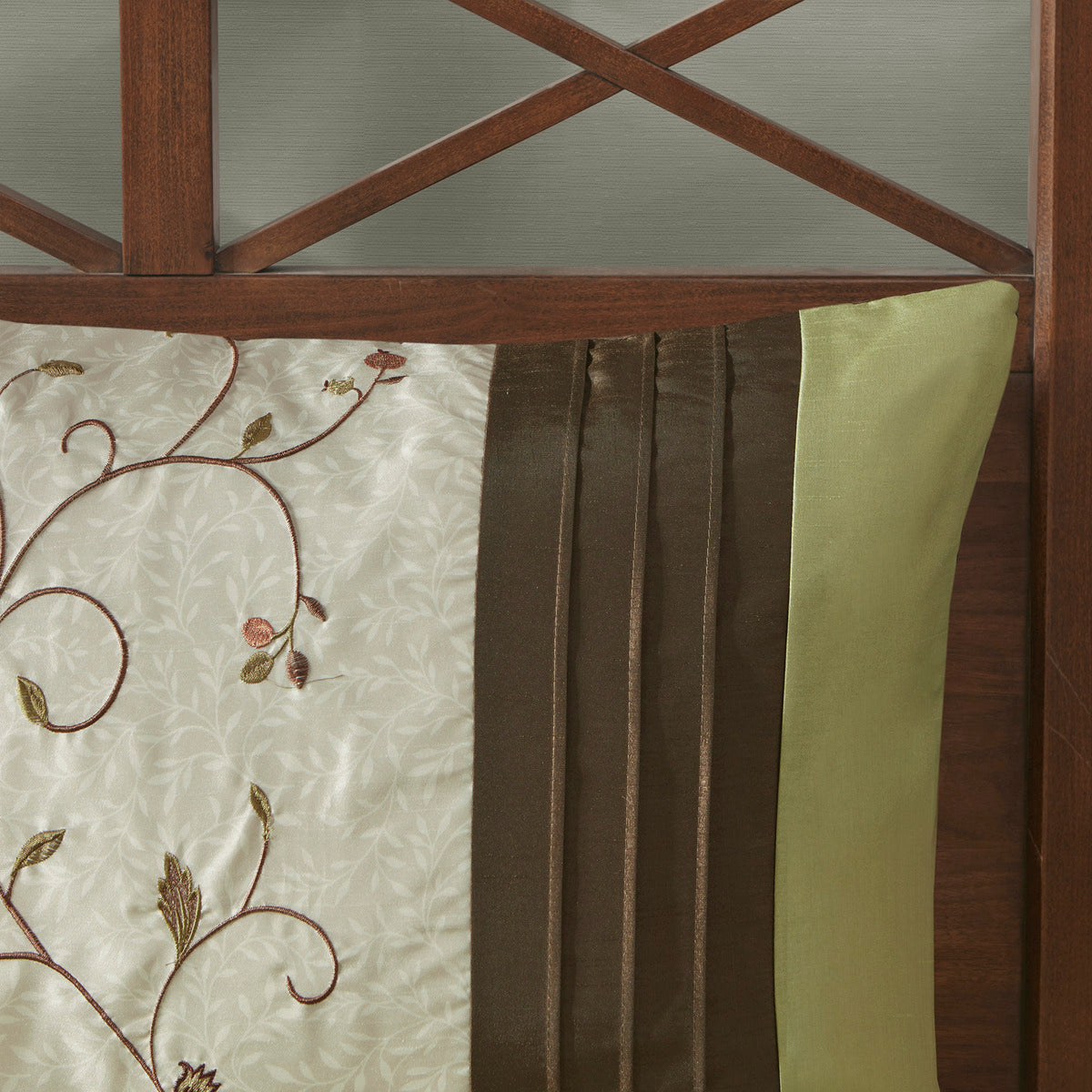 Embroidered 7 Piece Comforter Set Green King King Green Polyester