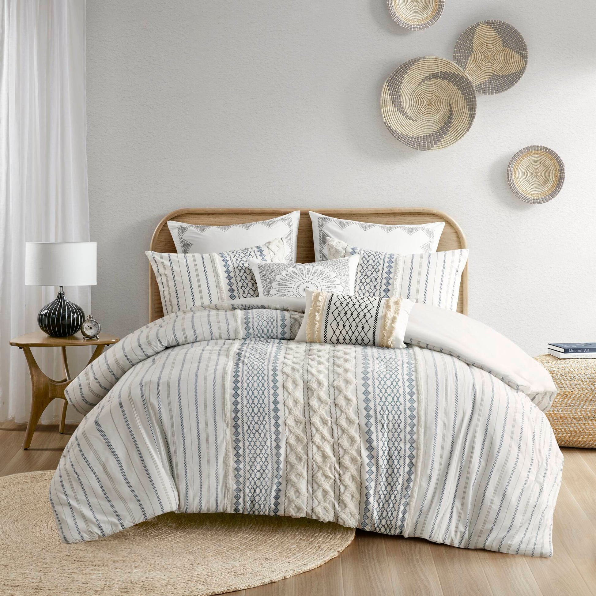 Cotton Printed Comforter Set With Chenille White Navy King Cal King King White Navy Cotton