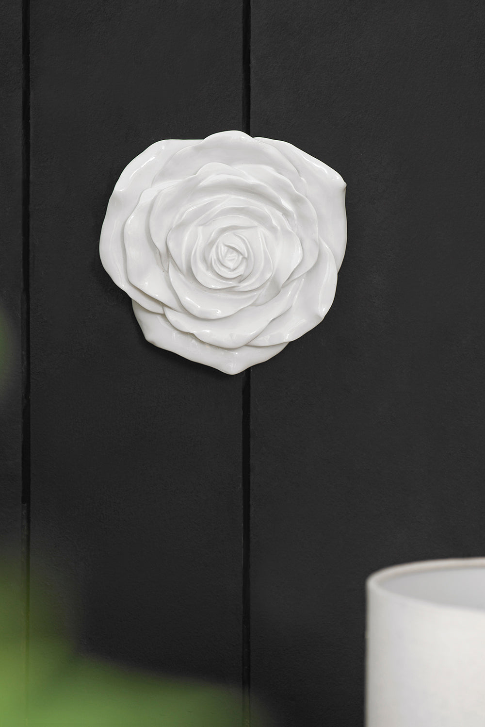 S 2 White Rose Hanging Wall Accents White Resin