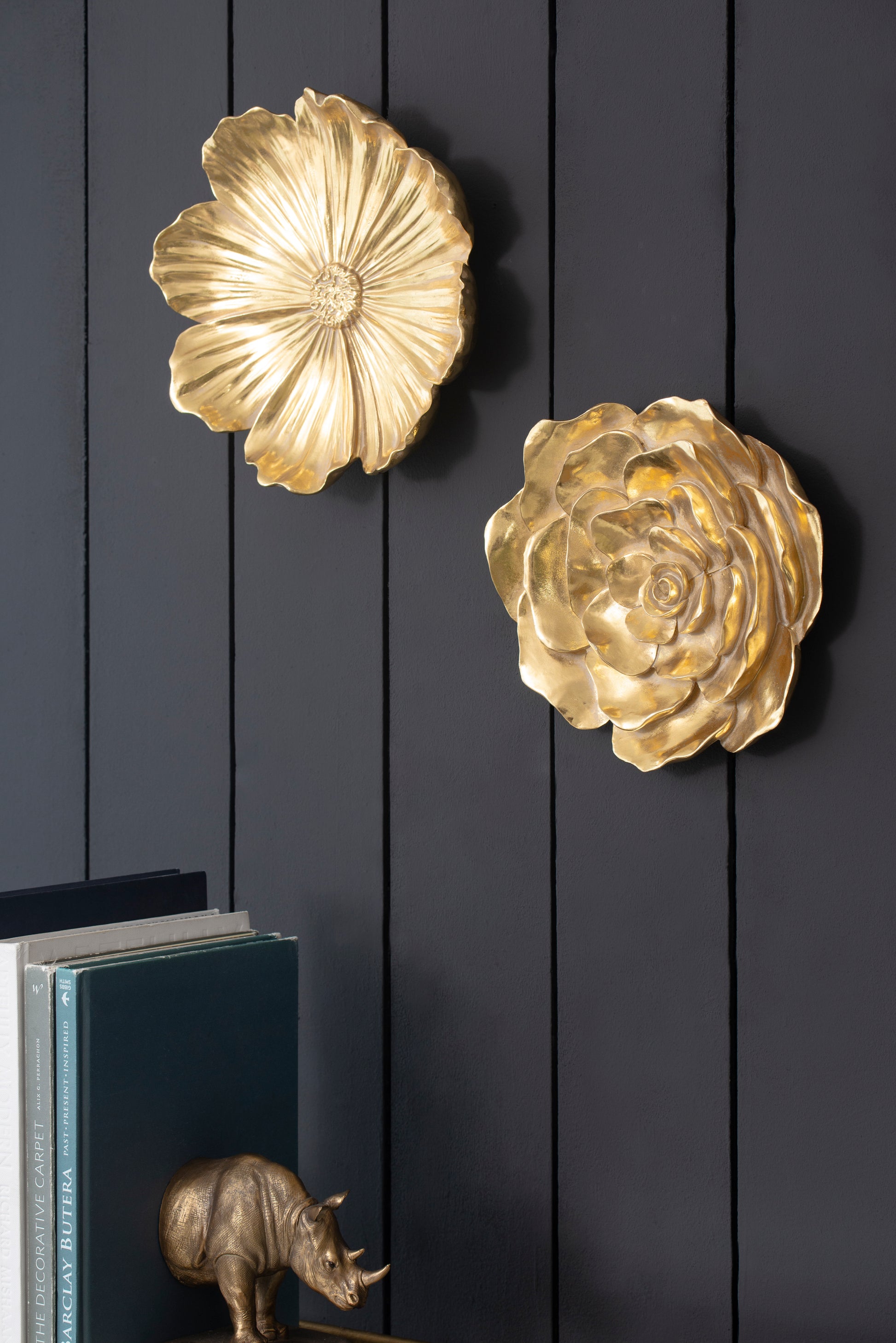 S 2 Gold Rose Hanging Wall Accents Gold Resin