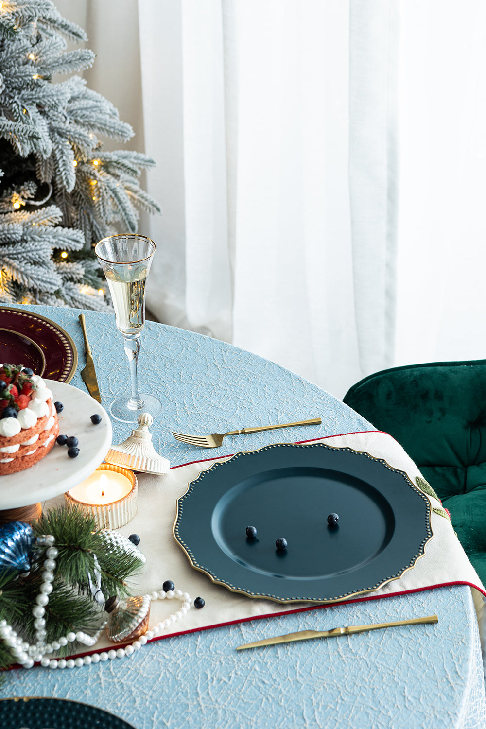 8 Pack Plastic Charger Plate, D13" Blue Polypropylene