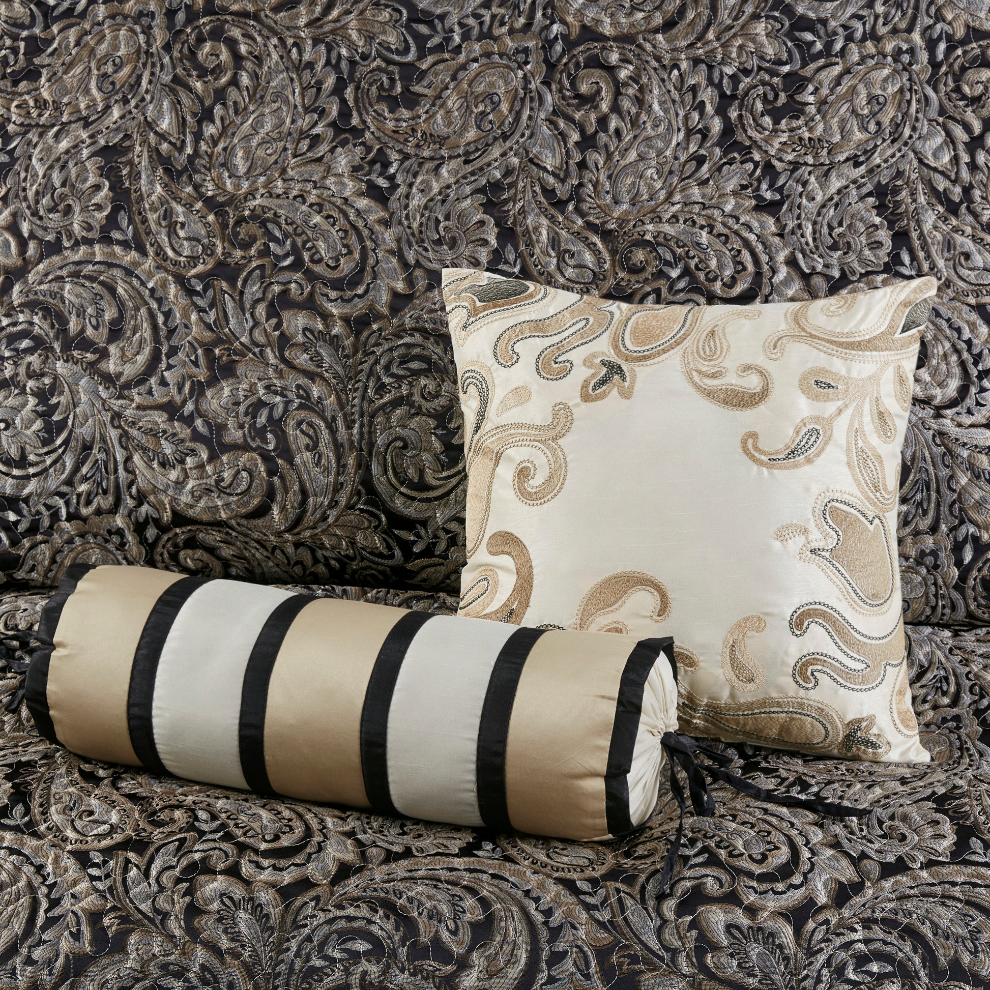 5 Piece Jacquard Bedspread Set With Throw Pillows Black King King Black Cotton