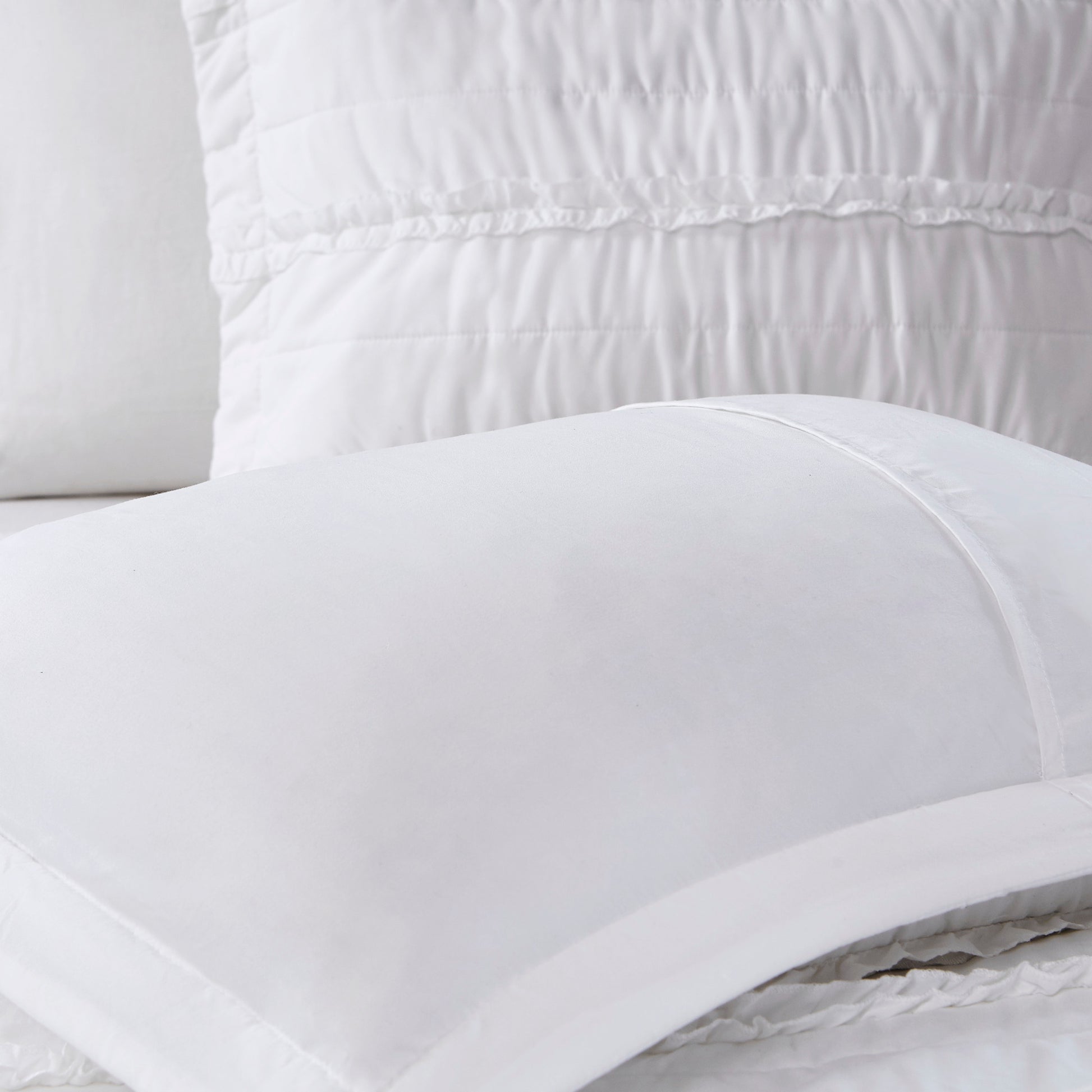 4 Piece Microfiber Reversible Ruffle Quilt Set With Throw Pillow White Full Queen Full White Cotton