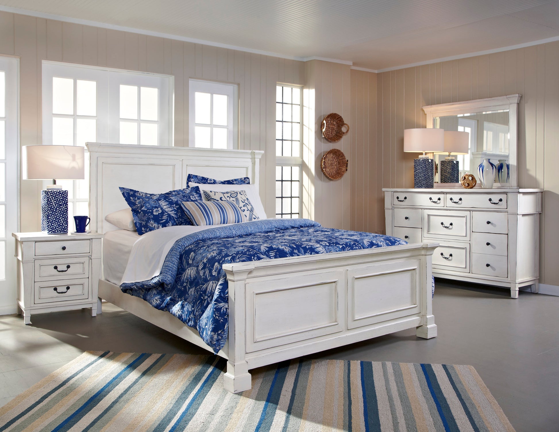 Coastal White Queen Panel Bed Queen White Engineered Wood