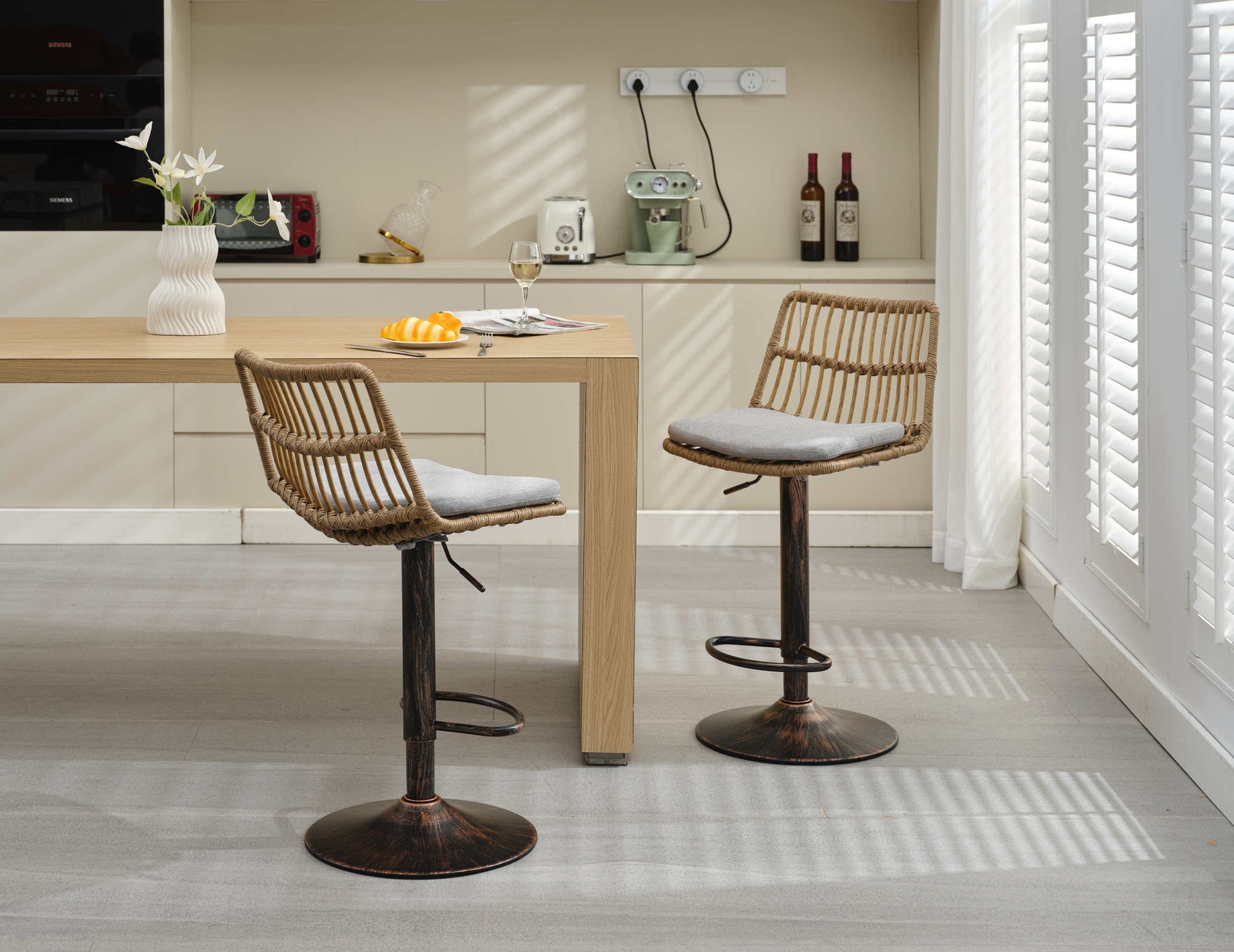 Set Of 2 Rattan Bar Stool, 360 Swivel Bar Chair, Counter Height Chair With Footrest For Kitchen, Dining Room Grey Wicker